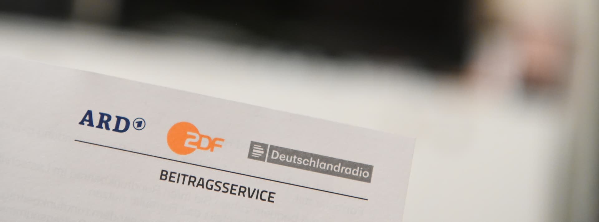 Debatte um ARD und ZDF: Könnte man den öffentlichen Rundfunk abschaffen?
