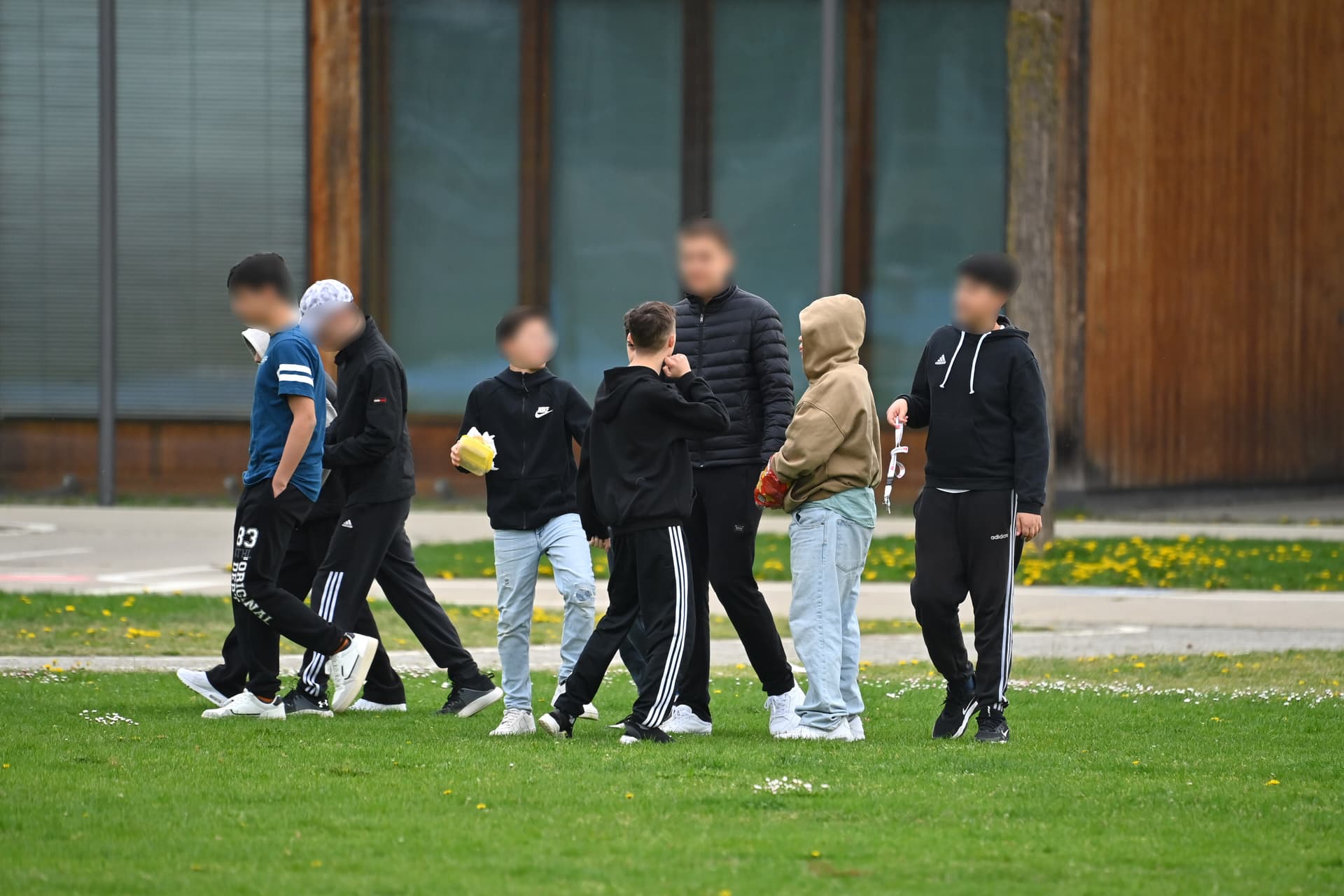 Scharia-Alarm an Berliner Schule! Islamistische Grundschüler wollen schwulen Lehrer vertreiben: „Du Schwuler, geh weg von hier. Der Islam ist hier der Chef.“