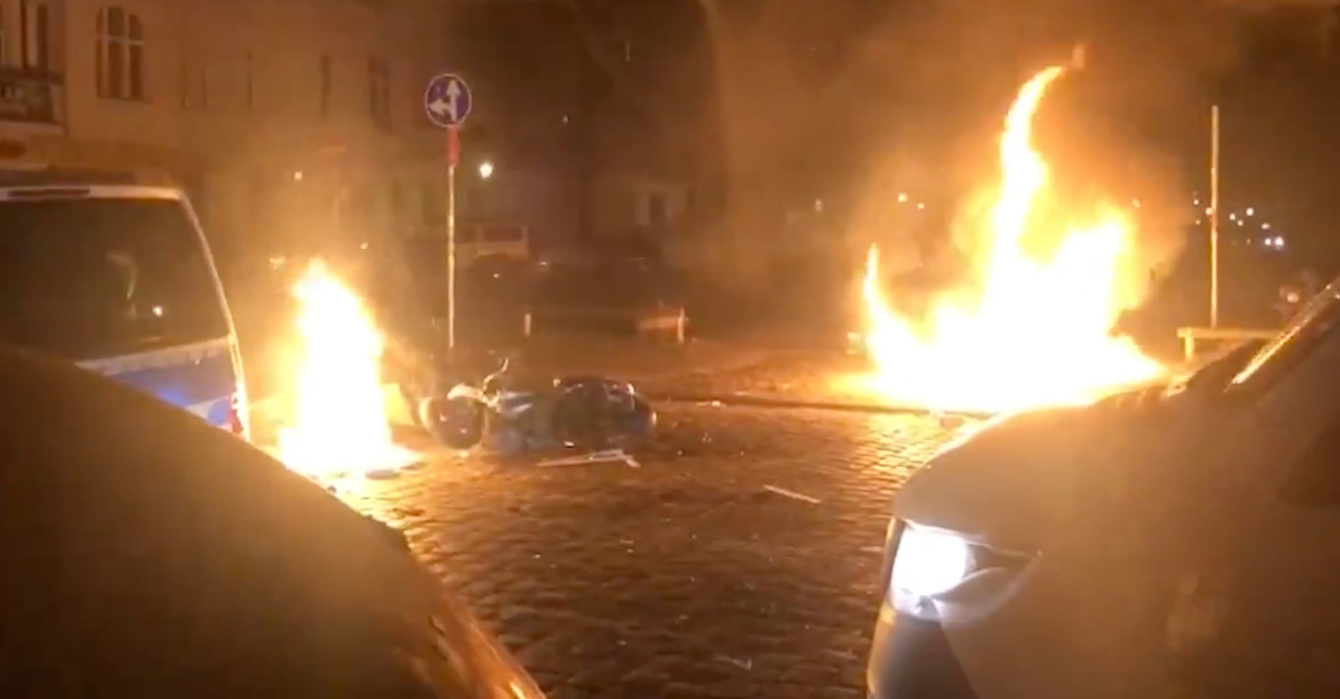 „Jugendliche schießen auf alles, was sich bewegt“ +++ Pyro-Randale +++ Polizei attackiert +++ Die Bilanz der Silvester-Nacht +++