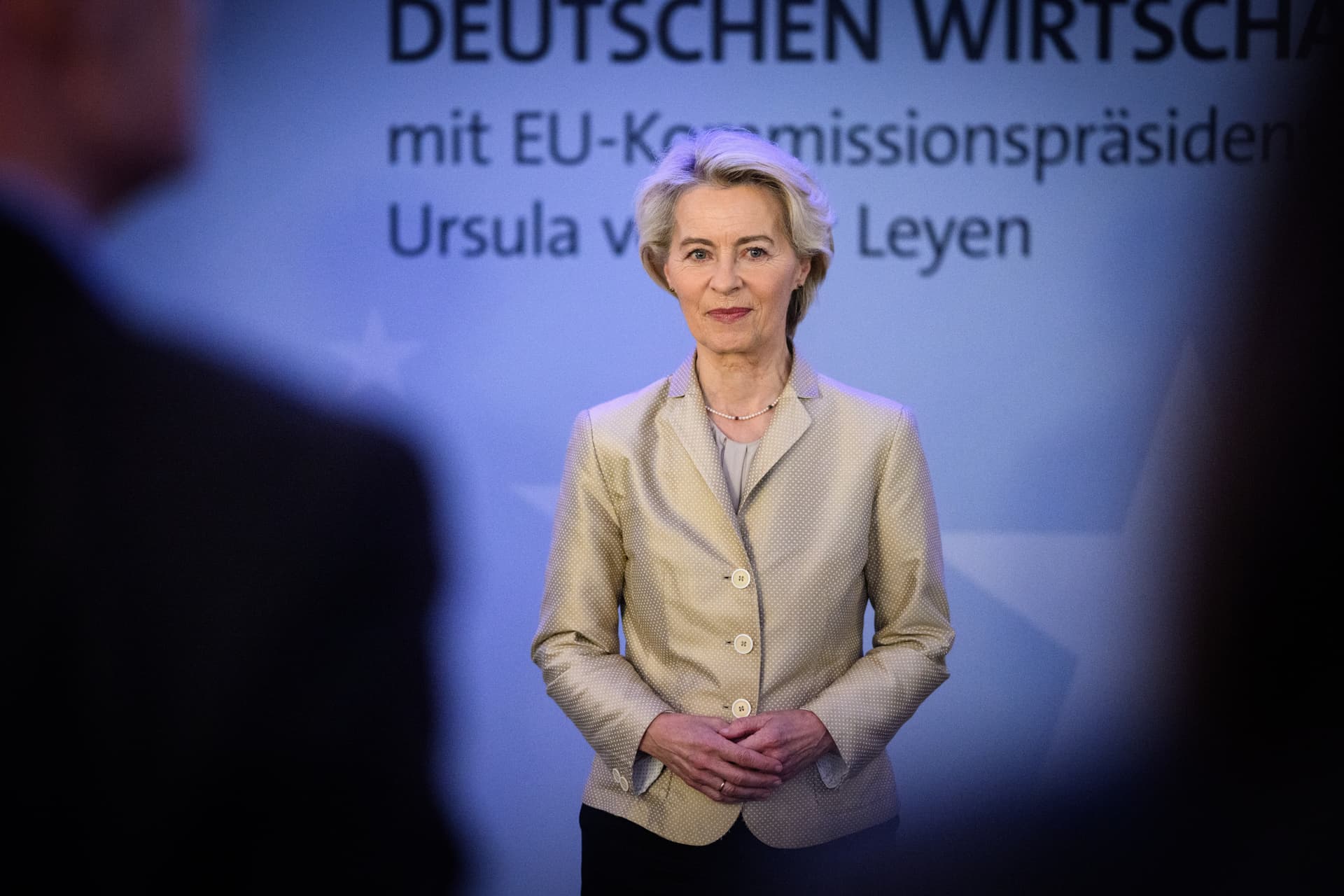 EU will LNG-Importe aus Russland früher stoppen – Von der Leyen kündigt härtere Sanktionen an