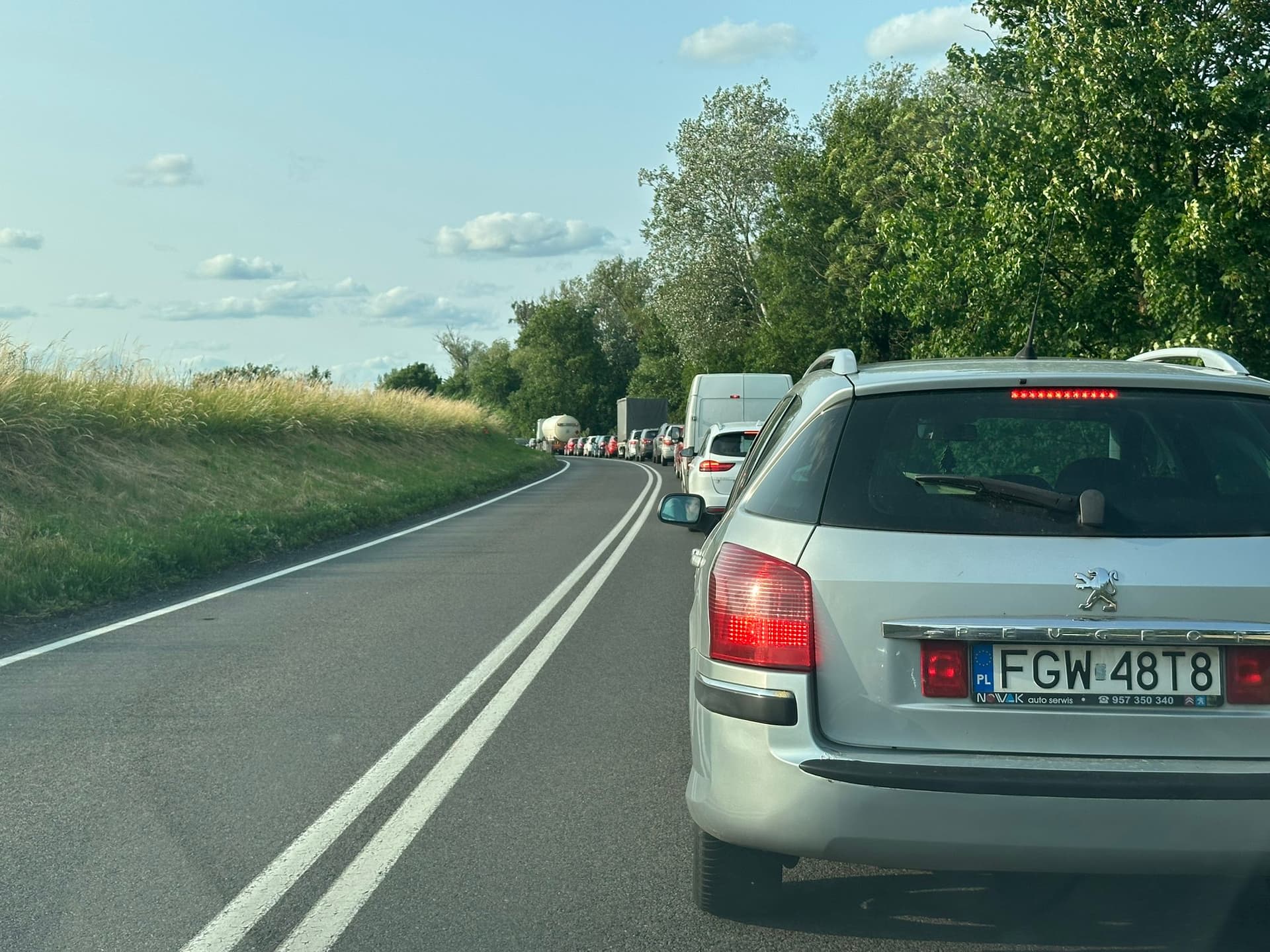 Mega-Stau an der polnischen Grenze: Vier Stunden Warten, weil Deutschland ausnahmsweise mal hinschaut, wer kommt ...