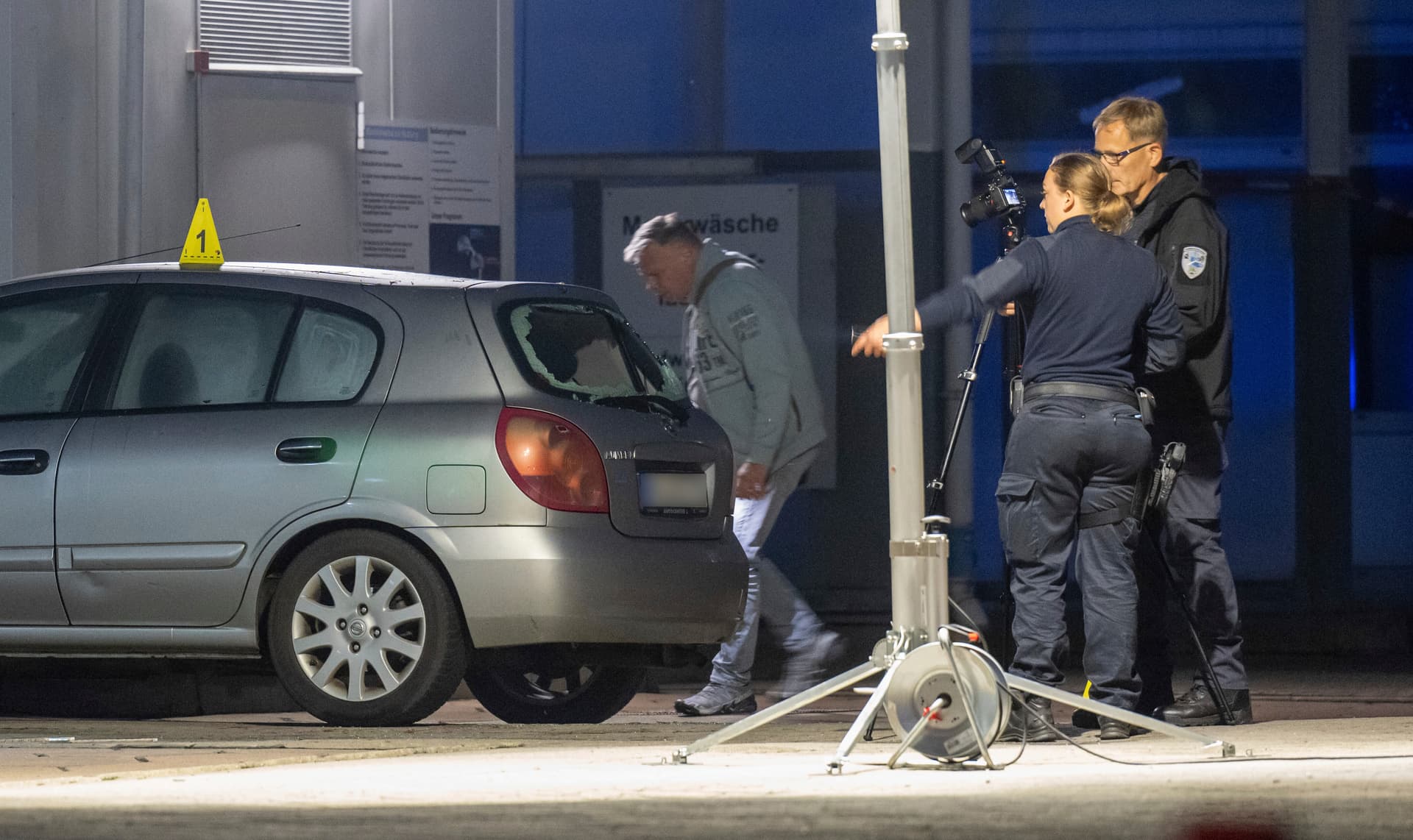 Drei Verletzte nach Schießerei an Tankstelle in Sachsen-Anhalt
