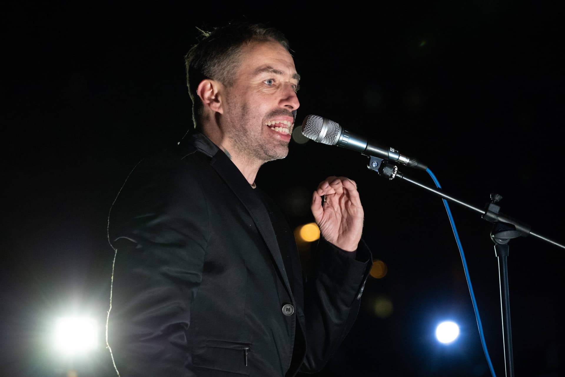 Rechtsextremist Sven Liebich ist jetzt eine Frau mit Vollbart und hat Angst vor Diskriminierung