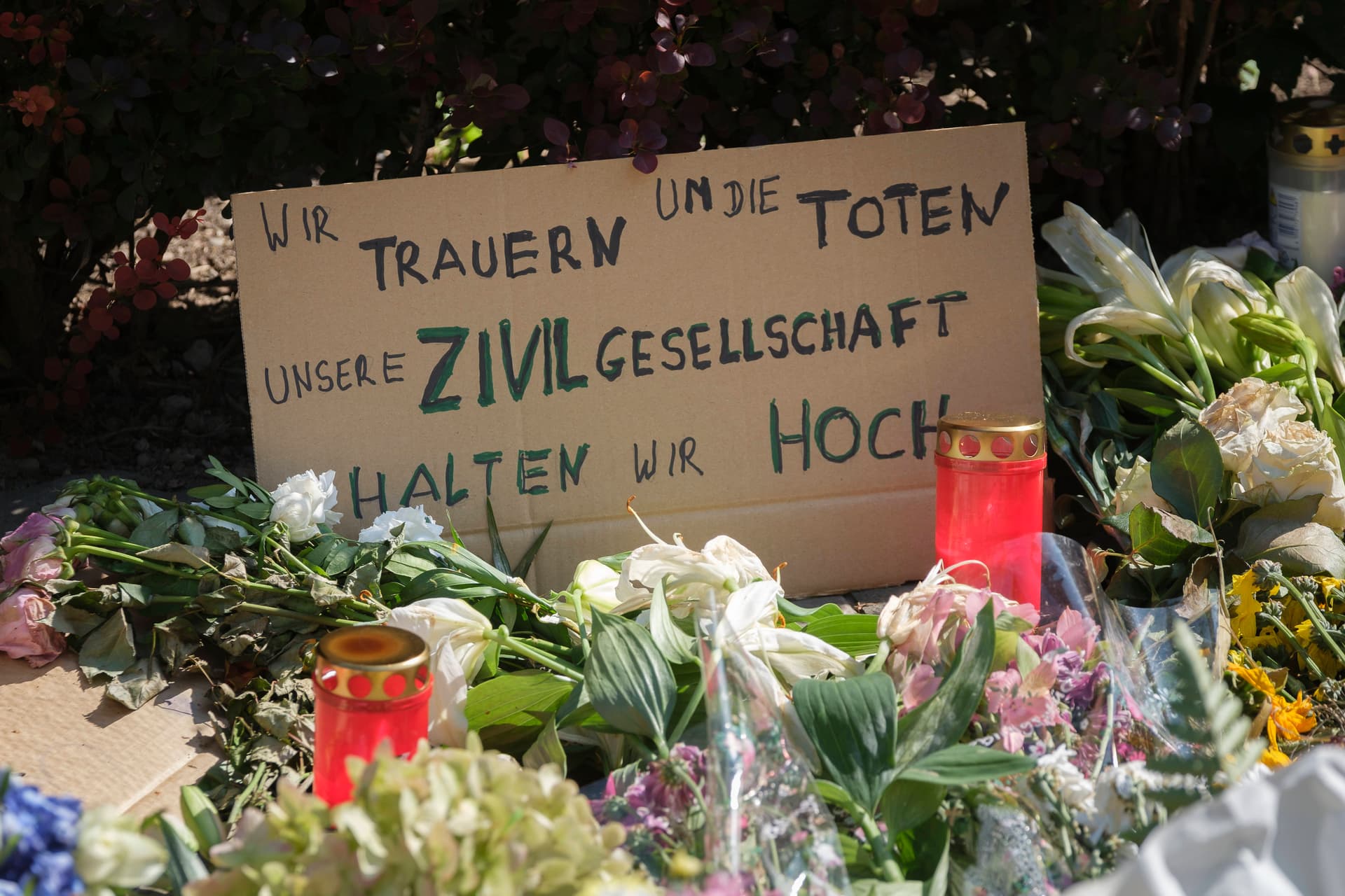 Gesellschaft zutiefst verängstigt: Furcht vor Anschlägen, Kriminalität, Zuwanderung