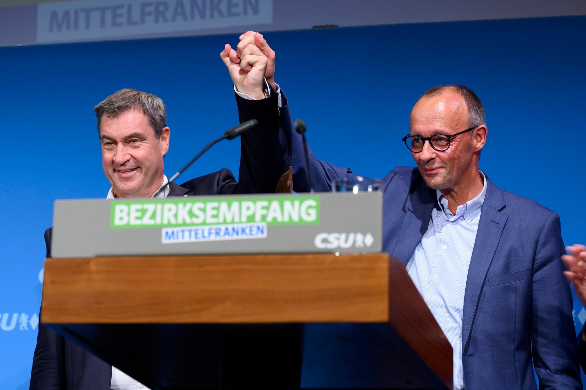 Scholz stürzt ab, aber: Söder hätte bessere Kanzler-Chancen als Merz!
