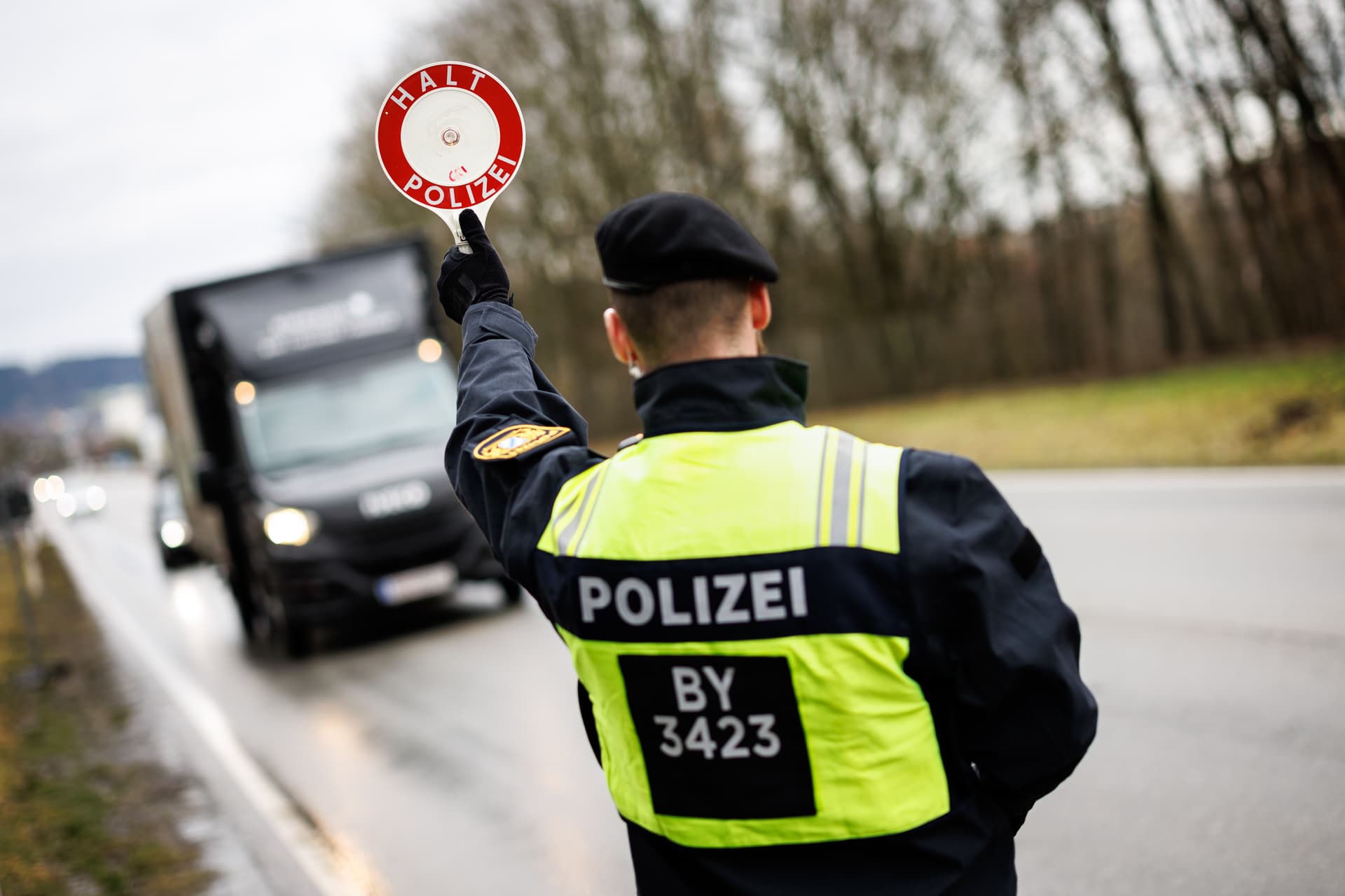 Wie ungeregelte Migration die Gesellschaft zerstört