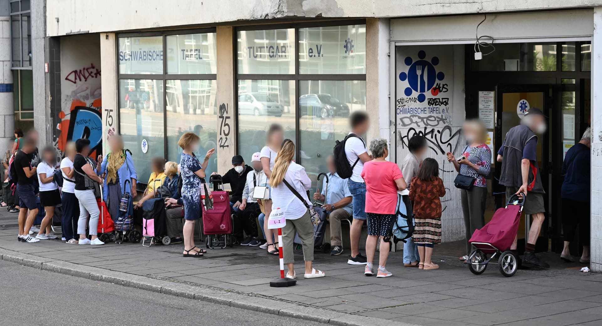 Deutschland im freien Fall – Armut ist bittere Realität