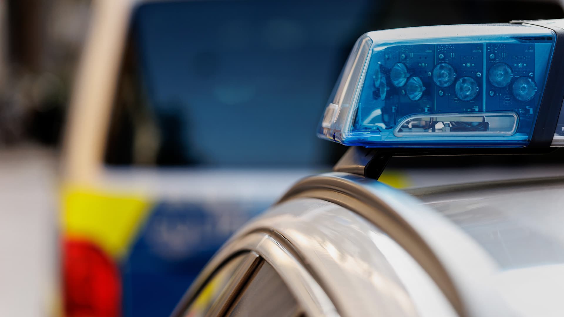 Haftbefehl wegen Vergewaltigung: 28-jähriger Libyer soll 17-Jährige im Intimbereich berührt haben
