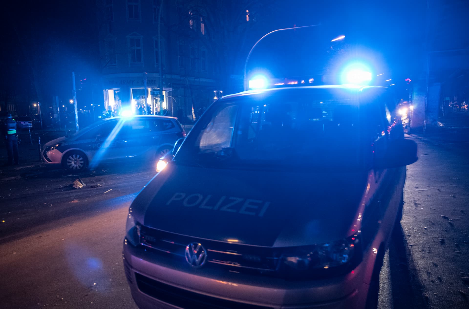 Angriff in Neukölln: Zehn Maskierte stürmen Bar und greifen Gäste an