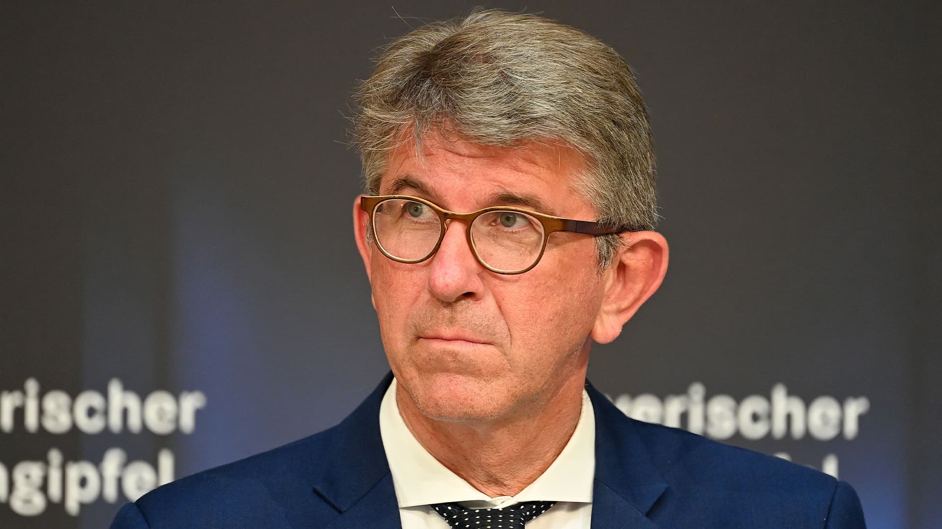 Finanzspritze für Weimer Media Group: Hat Wolfram Weimer das Parlament belogen, um weiter Steuergelder zu kassieren?