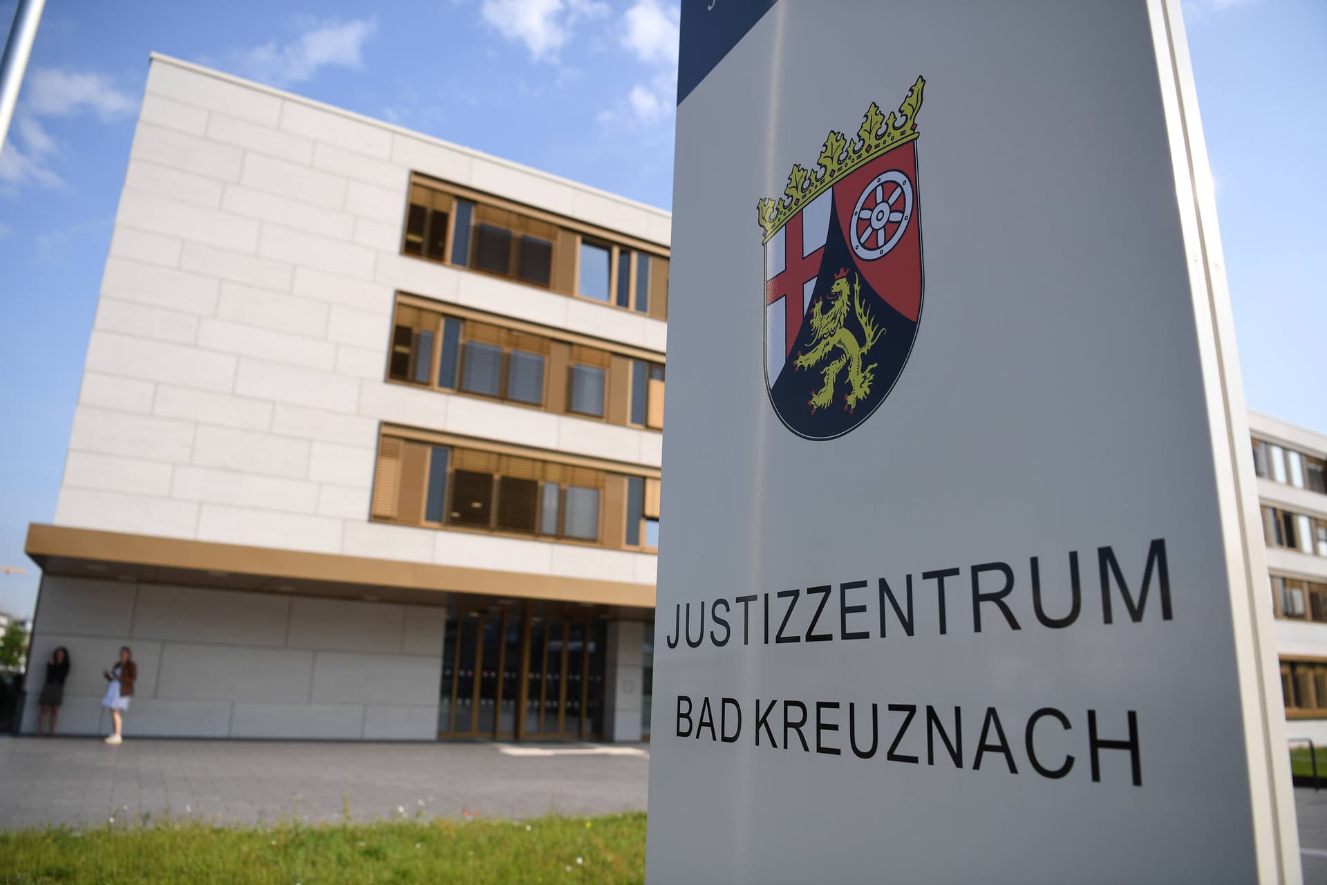 Gerichtsprozess: Paketzusteller sollen 12-jähriges Mädchen vergewaltigt haben