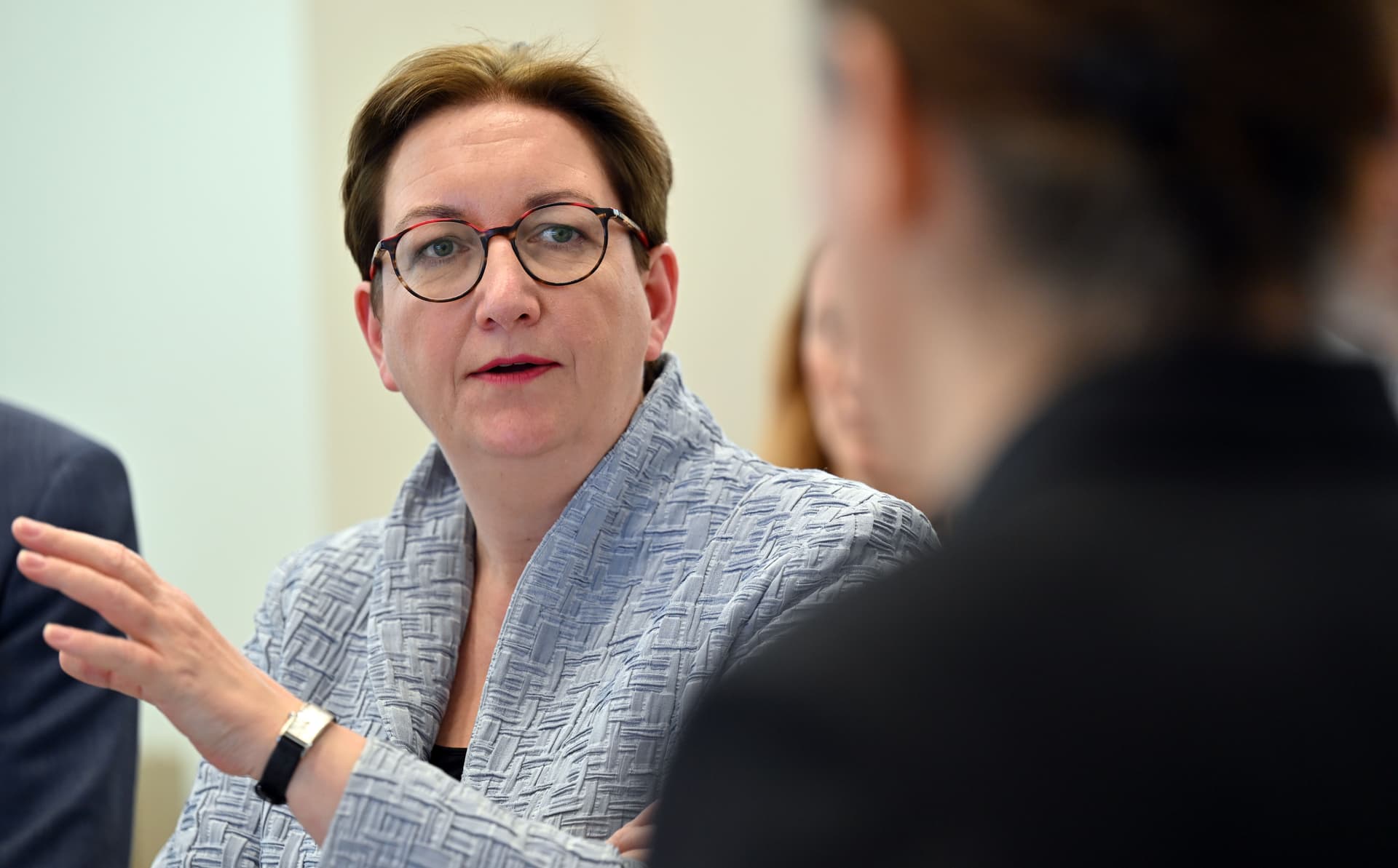 Geywitz stellt sich gegen strengere Dämmvorschriften – und damit Koalitionsvertrag in Frage