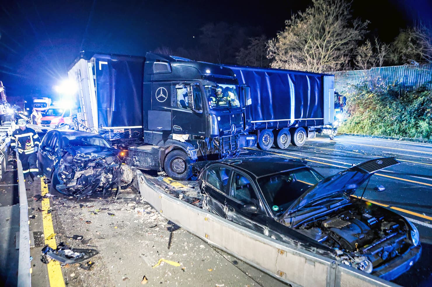 Chaosfahrt auf NRW-Autobahnen und 26 Verletzte: Polnischer LKW-Fahrer festgenommen