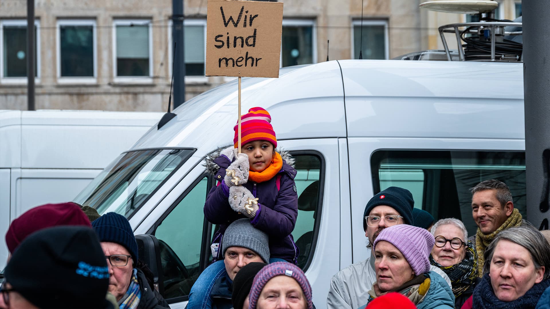 Schulen schicken Schüler auf Anti-Rechts-Demo: Hört auf, die Kinder zu indoktrinieren!