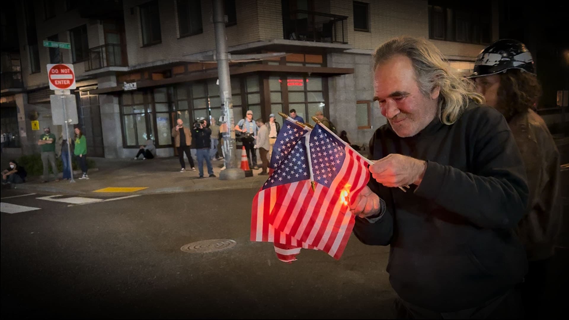 Wie die US-Antifa ganze Innenstädte in Schauplätze der Gewalt verwandelt