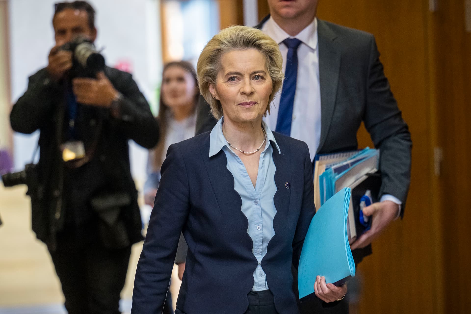 EU-Gericht urteilt: Von der Leyen muss Textnachrichten an Pfizer-Chef herausgeben