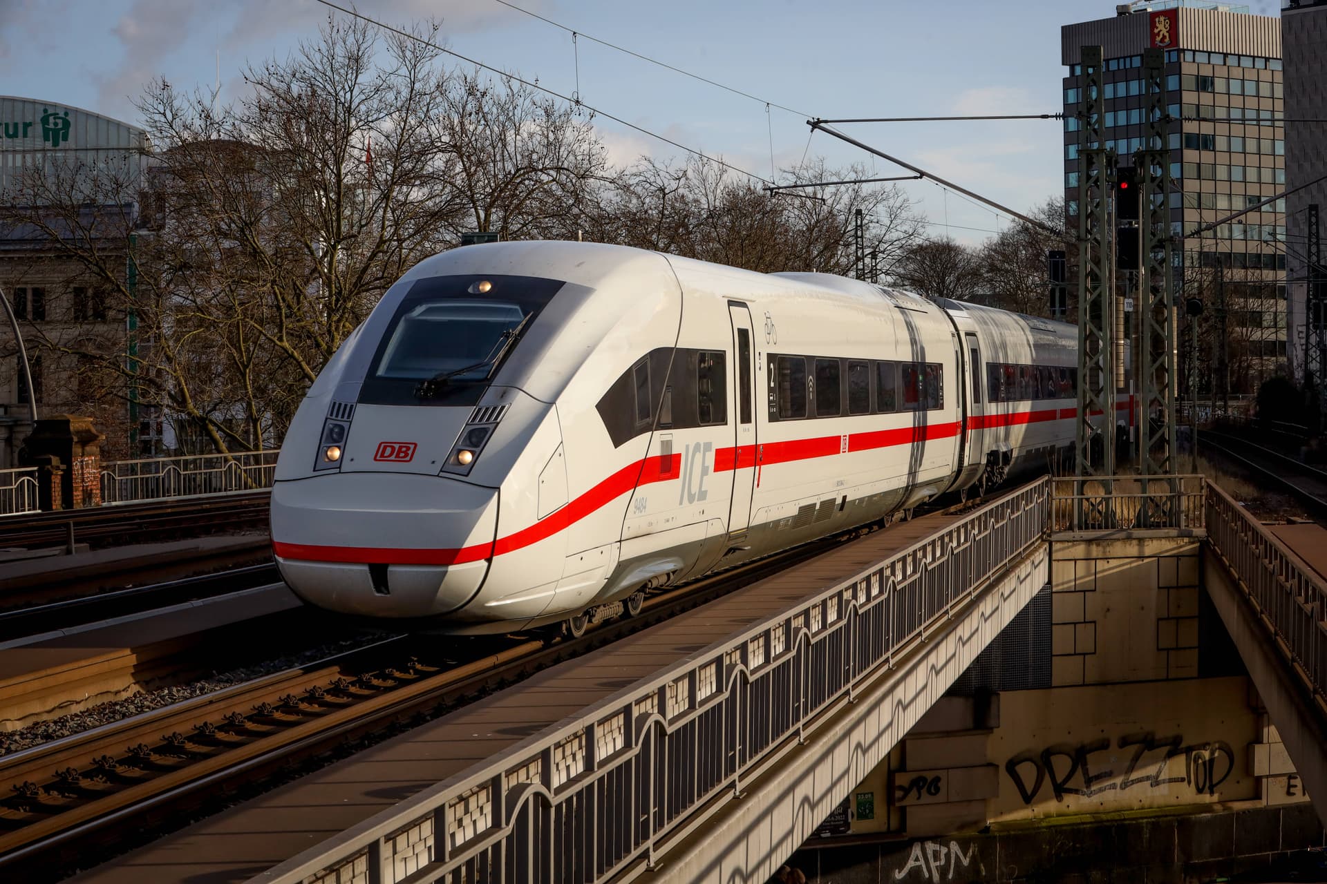 Hamburg: Terrordrohung auf ICE - Zug evakuiert