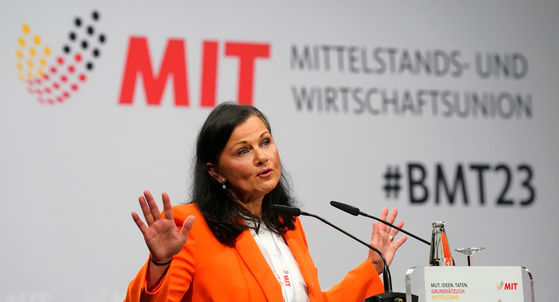 „Es gibt acht Lehrstühle für Kernforschung, aber 173 Lehrstühle für Genderforschung“