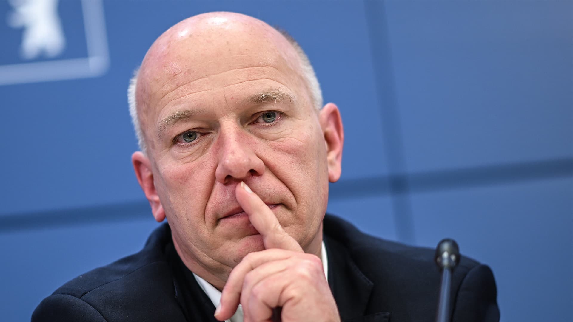 „Erschütterte Glaubwürdigkeit“: Warum Berlins Regierender Bürgermeister gehen müsste, es aber wohl nicht tun wird