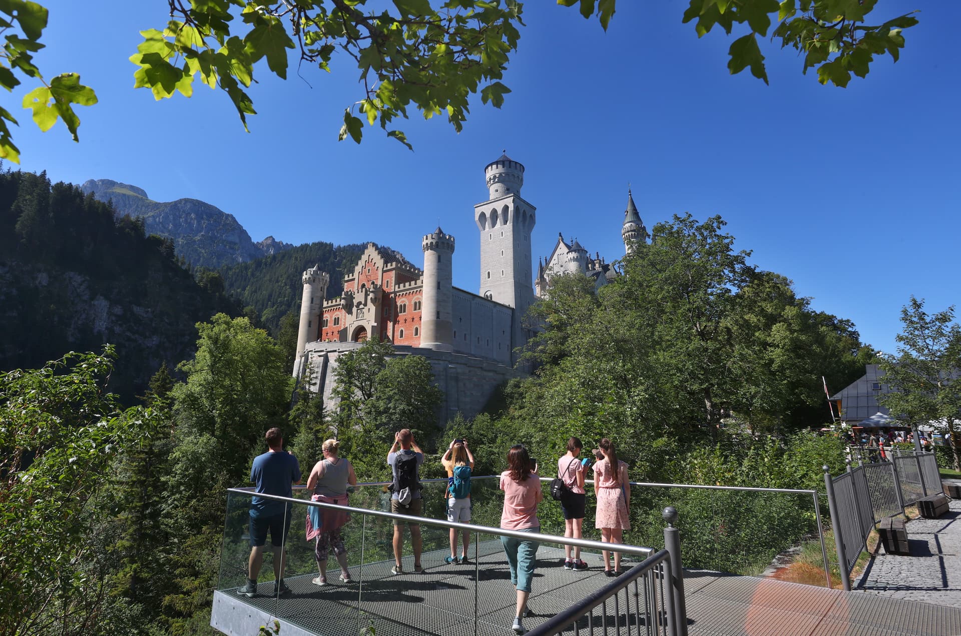 Todes-Drama an Schloss Neuschwanstein: Mann belästigt Urlauberinnen und schmeißt sie in die Schlucht