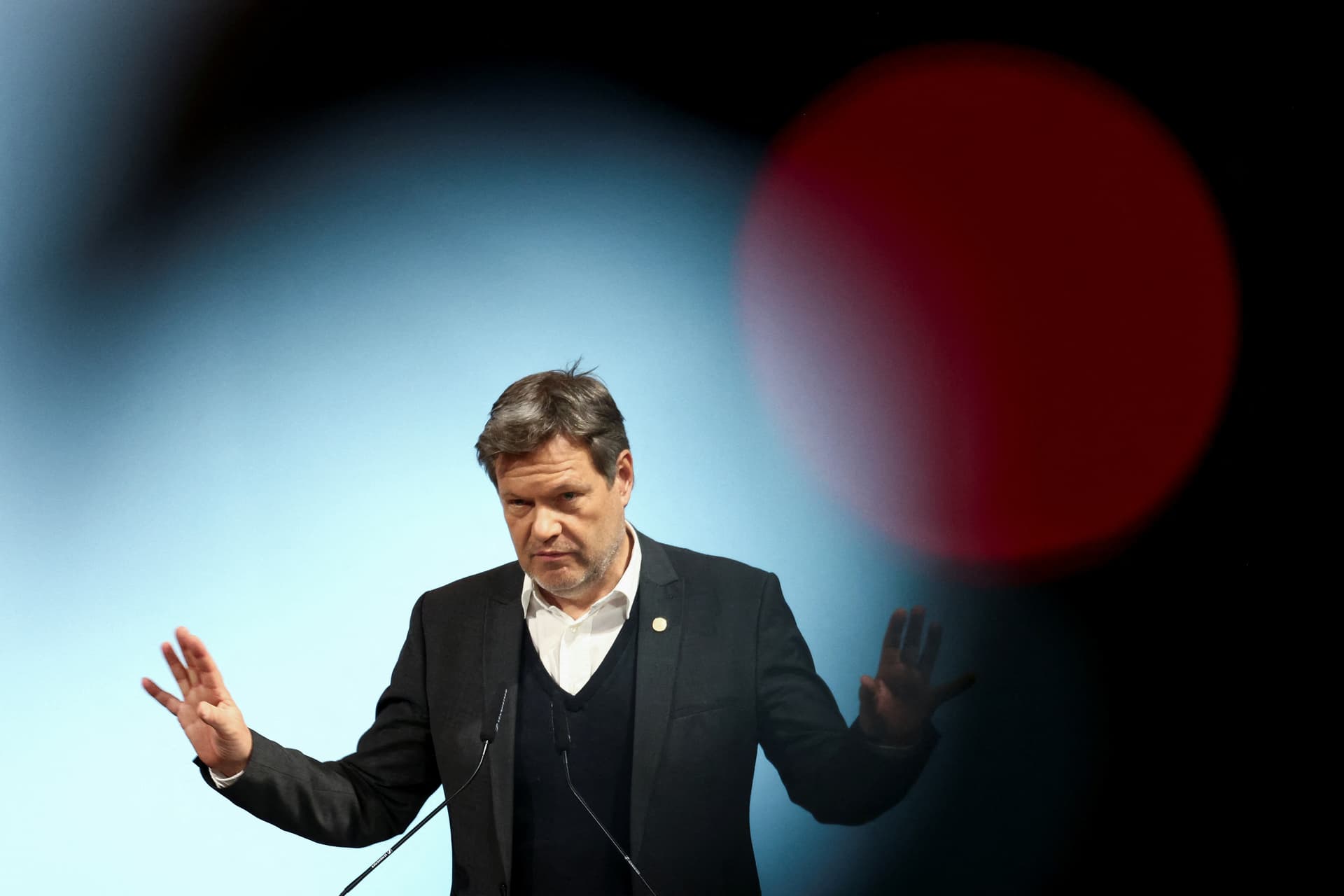 Atom-Täuschung: DIESEN Fragen muss sich Habeck heute Abend im Bundestag stellen