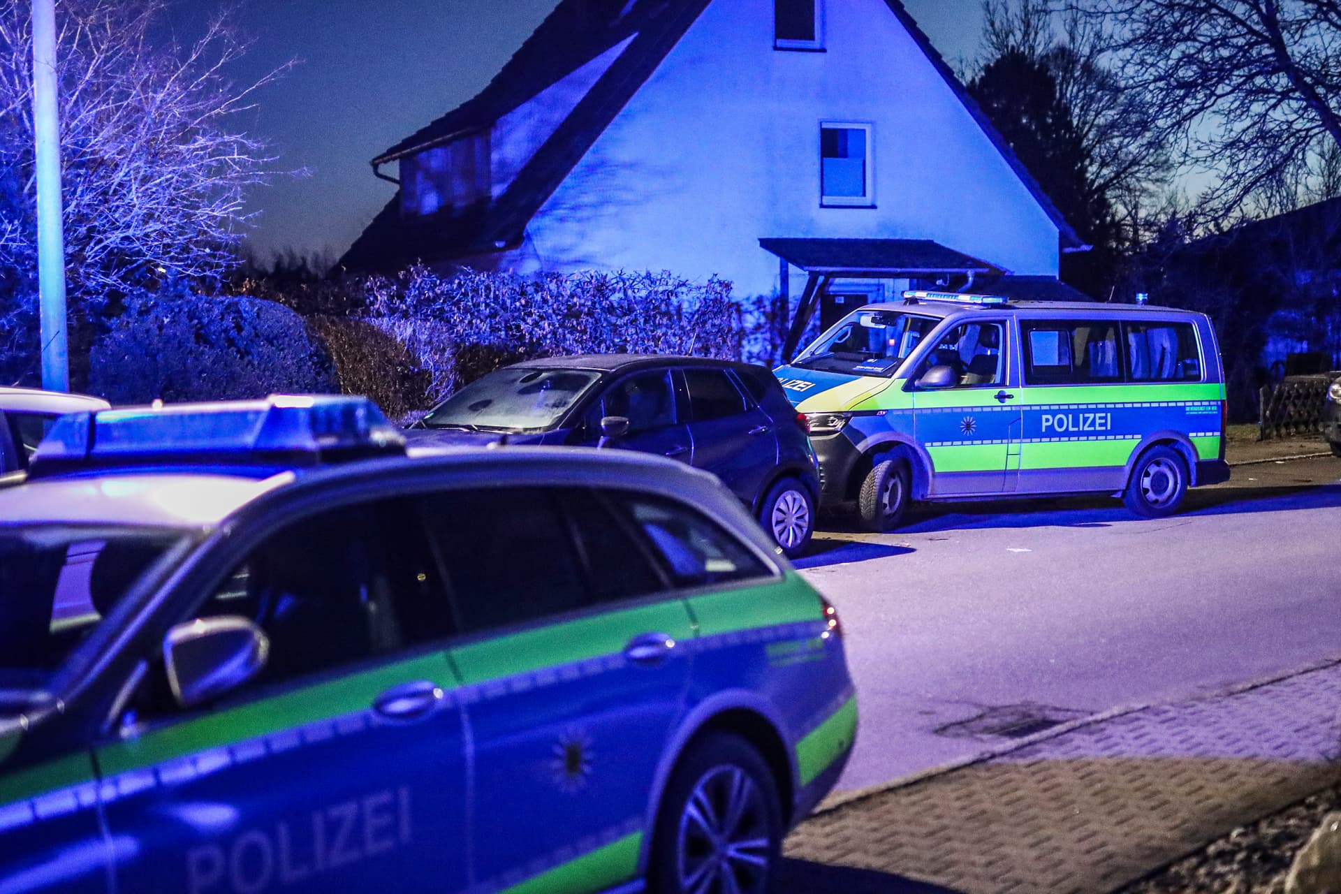 Horror-Tat in Villingen-Schwenningen: Vater findet Ehefrau und zwei Söhne (14,16) erstochen in Wohnhaus