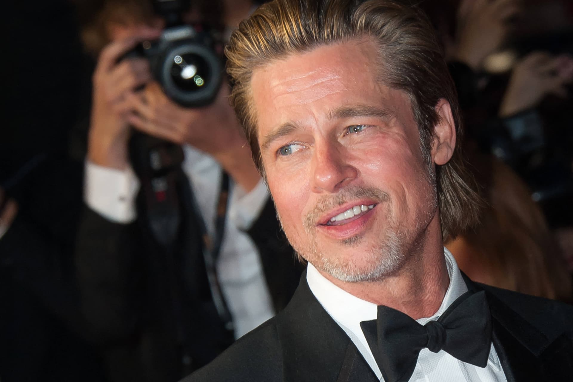 Sie glaubte an eine Online-Affäre! Falscher Brad Pitt betrügt Frau um 170.000 Euro