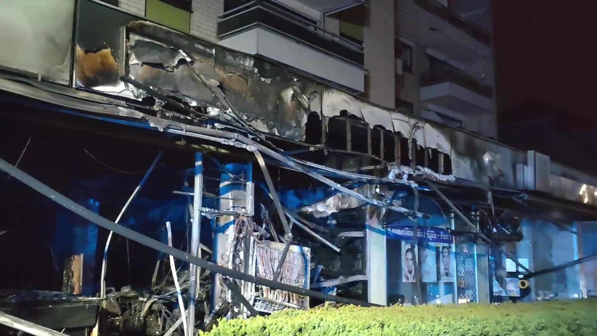Schon wieder Explosion in Köln! Café ausgebrannt, Wohnhaus evakuiert