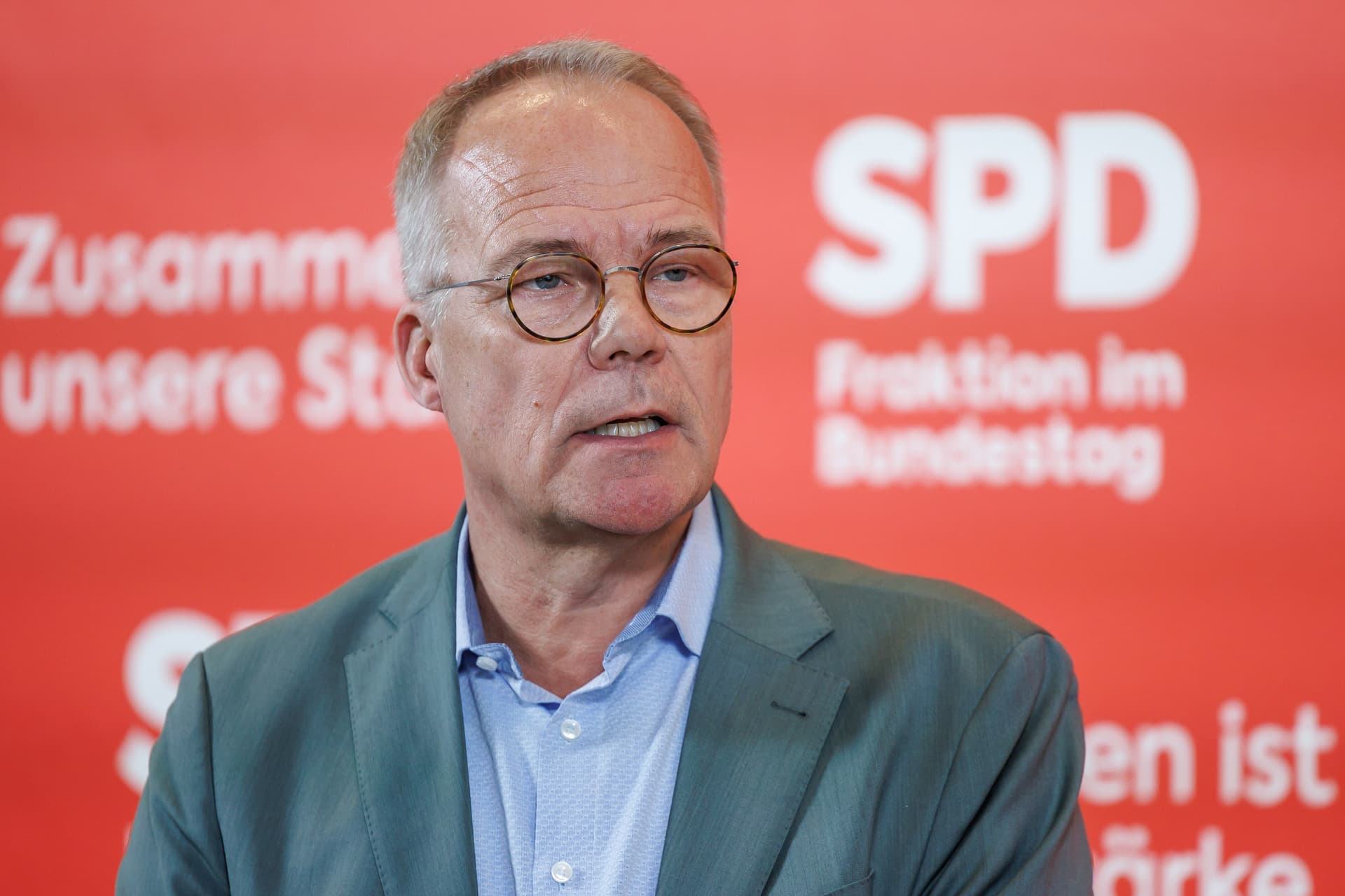 SPD-Fraktionschef Miersch nach Merz-Äußerung: „Gewalt gegen Frauen hat keine Herkunft oder Religion“