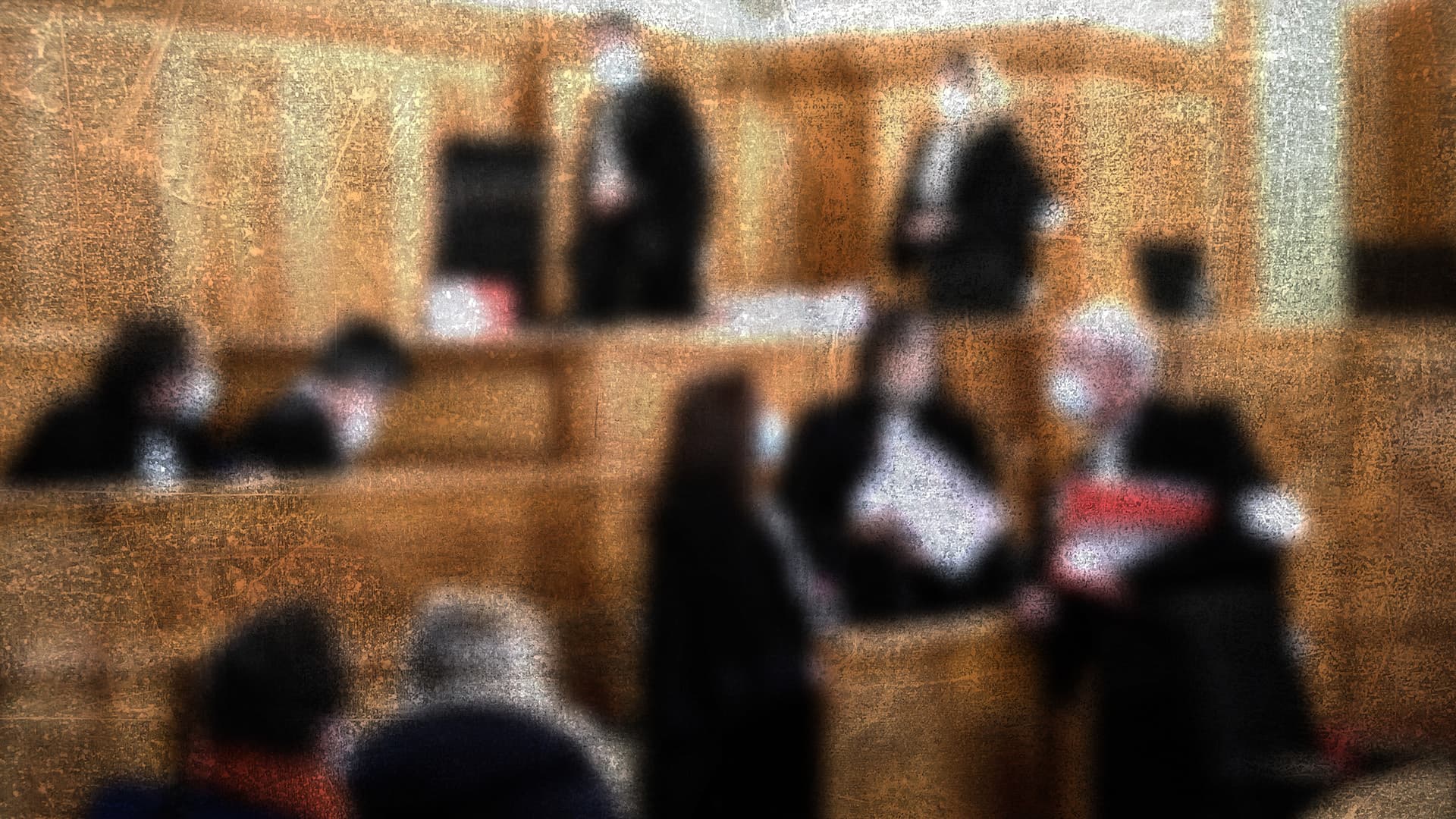 Transfrau Jürgen nennt sich im Prozess Beate: Pädophiler sagt vor Gericht, Kinderpornos hätten ihm bei „Identitätsfindung“ geholfen – und bekommt ein mildes Urteil