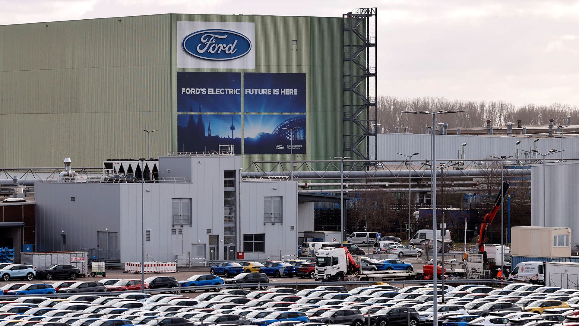 Ford in Flammen