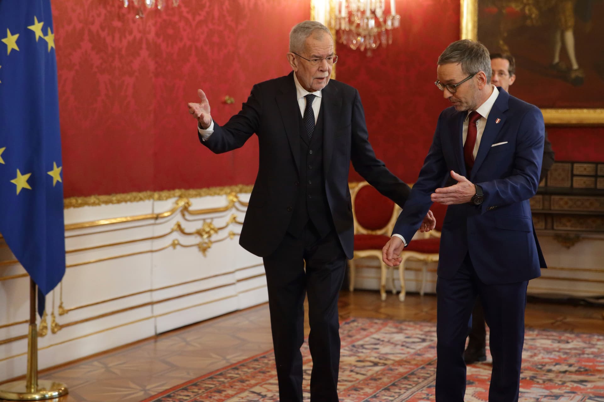Nach Nehammer-Rücktritt: Österreichs Bundespräsident beauftragt FPÖ mit Regierungsbildung