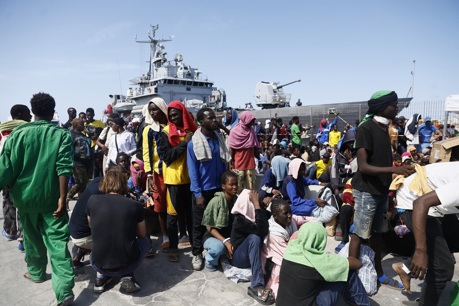 Lampedusa von Migranten überrannt: Meloni fordert Mittelmeer-Blockade, Von der Leyen reist an