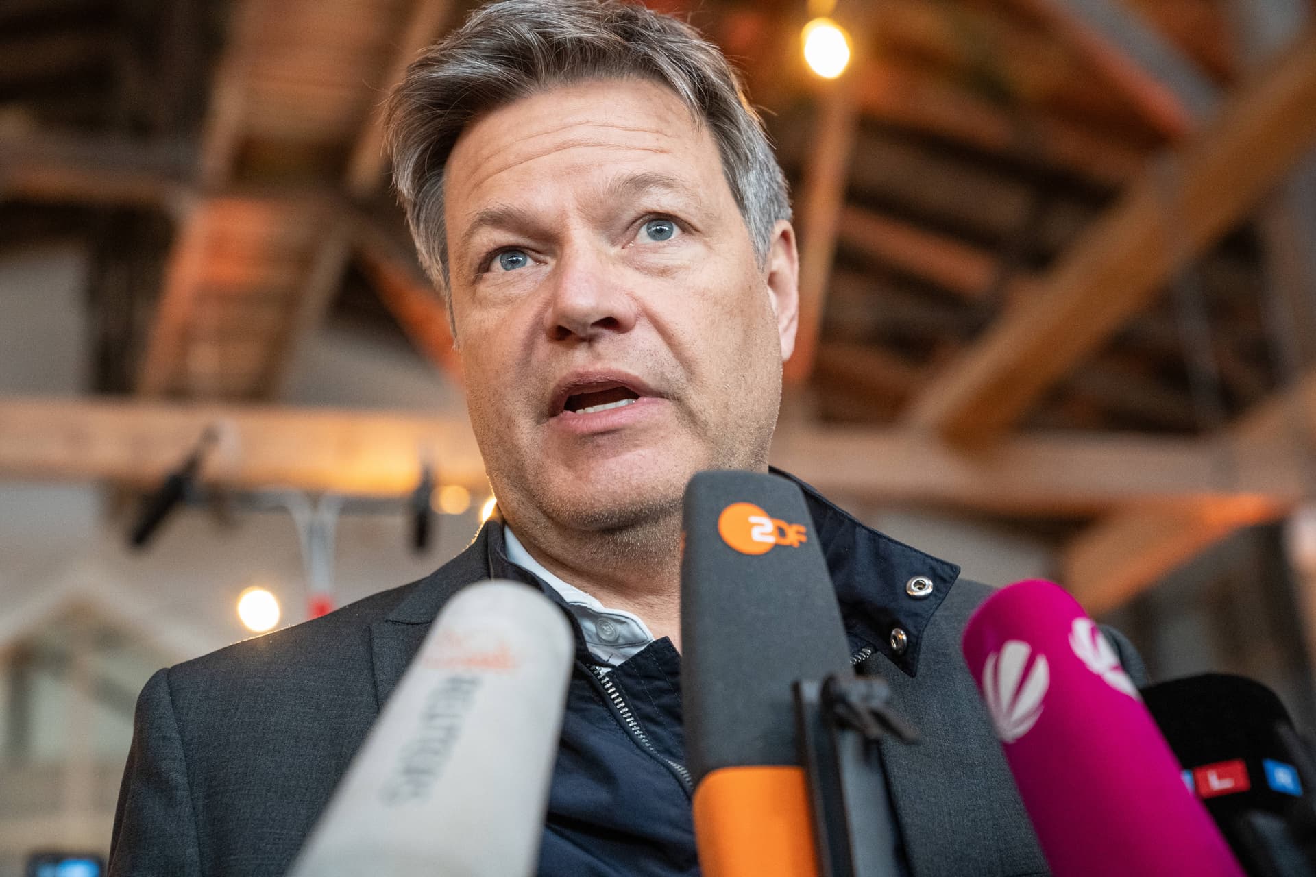 Nach Veröffentlichung von RKI-Dokumenten: Habeck will Corona-Politik aufarbeiten