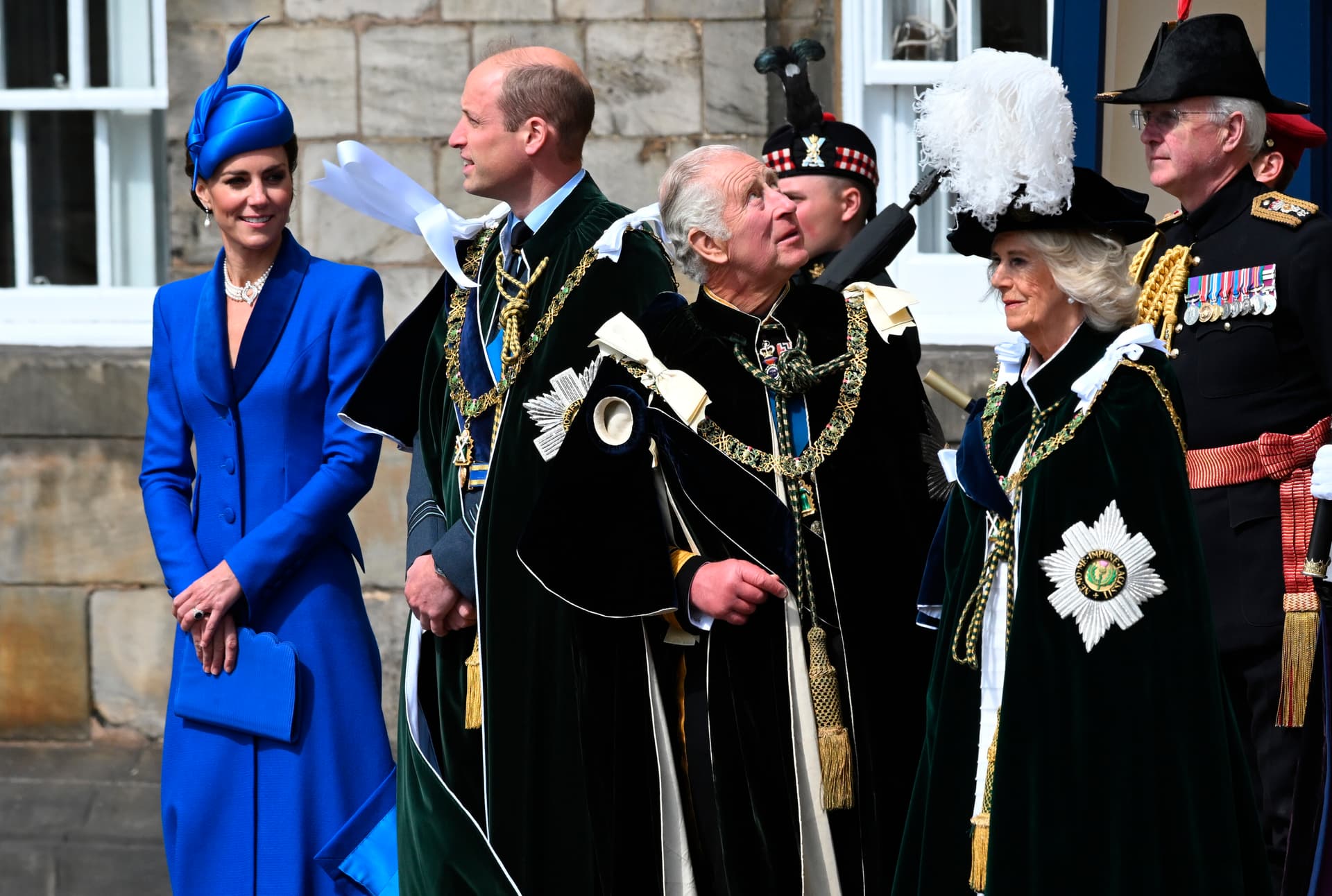 Schon wieder Krönung! Charles und die Royals feiern in Schottland