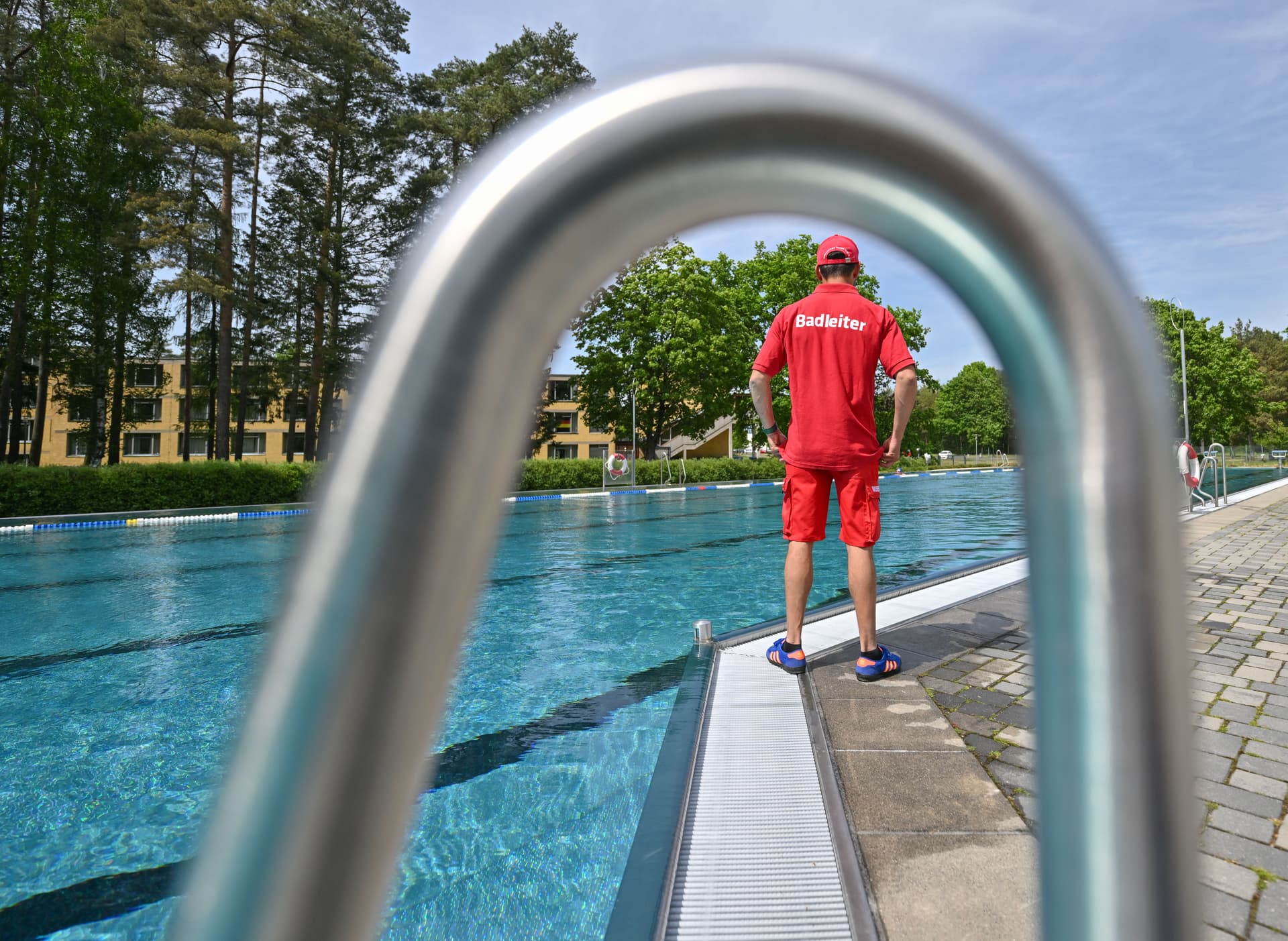 Gewalt im Freibad: Jugendliche verprügeln junge Mutter