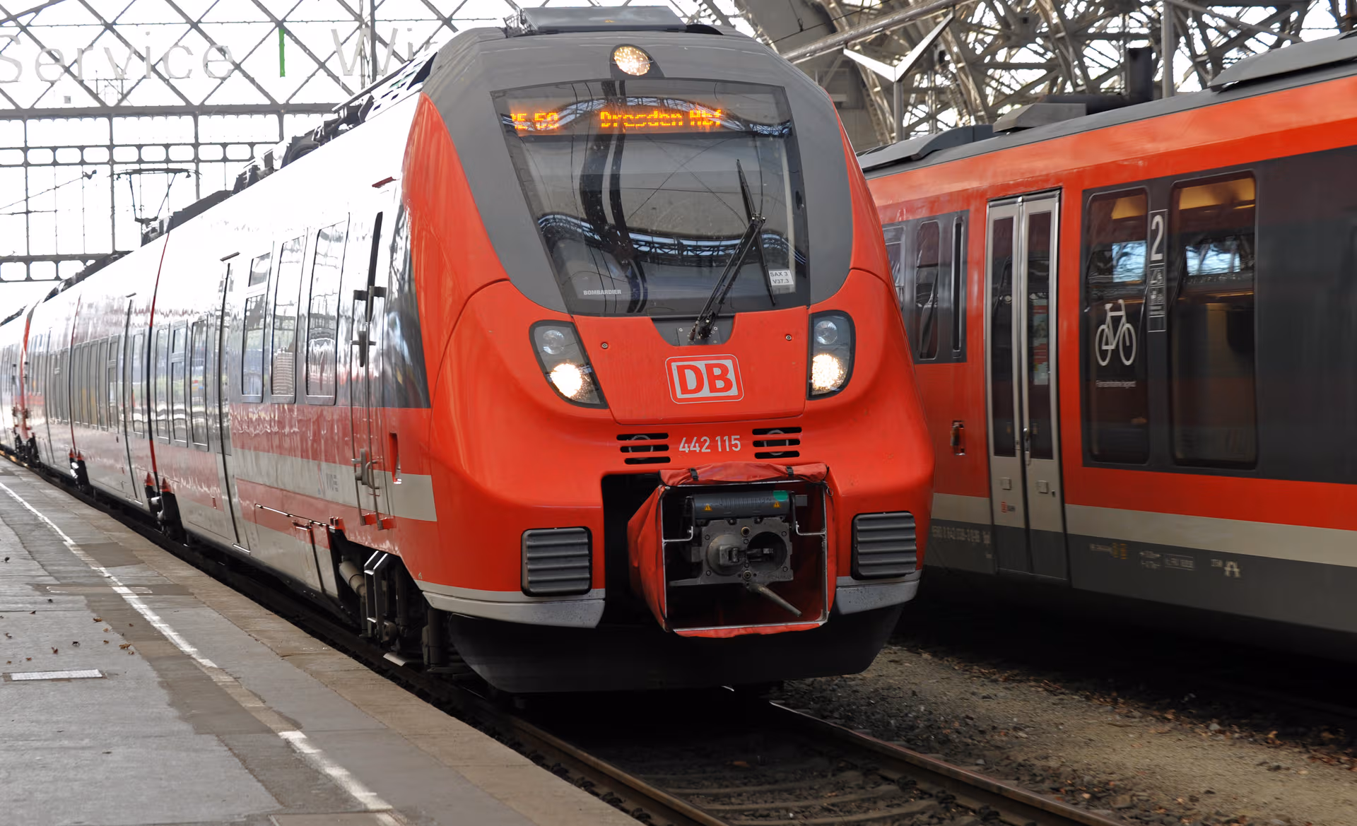 Gewalt: Ukrainer (16) schlägt Lokführer im Regionalexpress zusammen