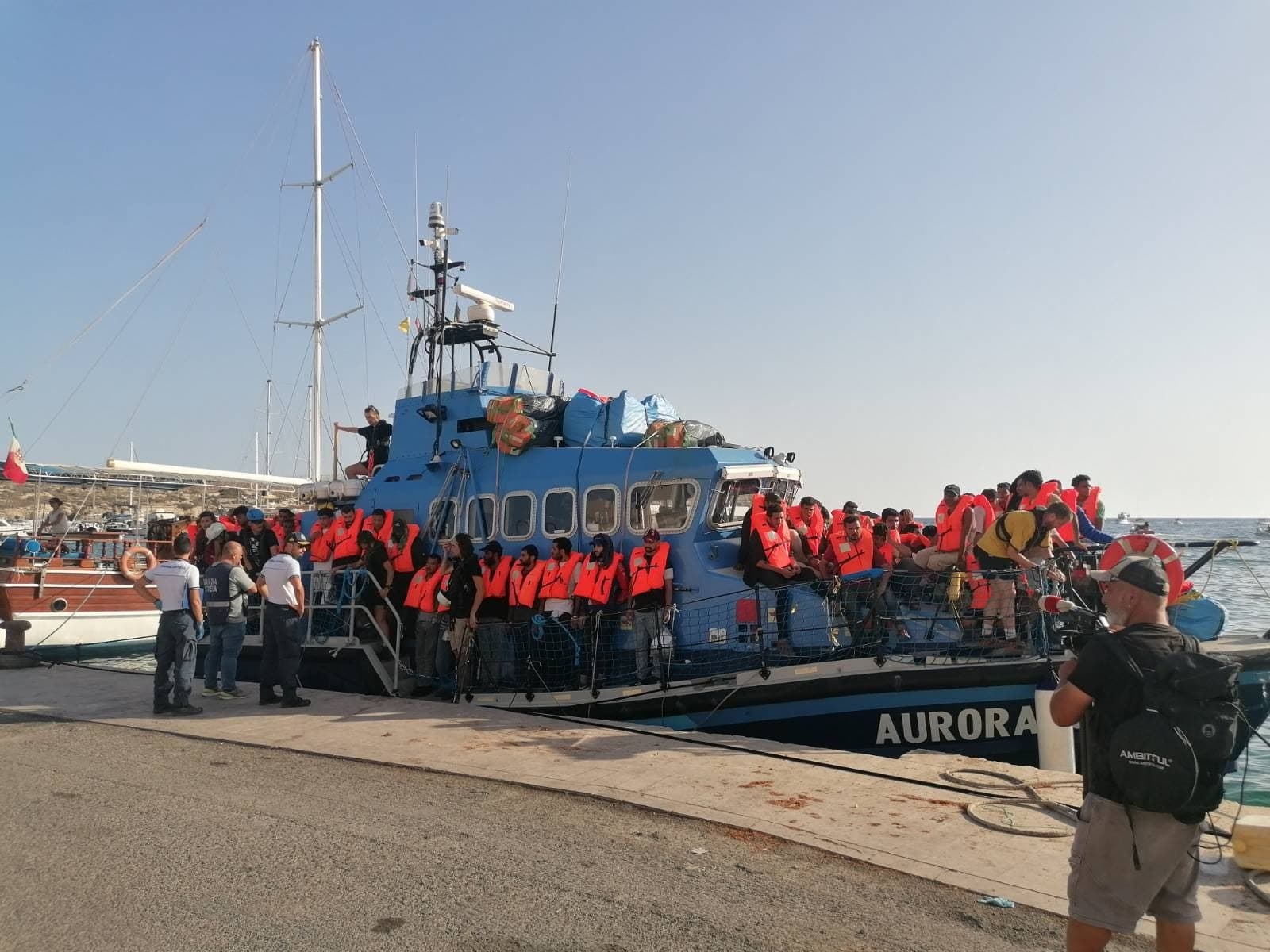 Mit 114 Menschen im Mittelmeer unterwegs: Italien setzt erneut deutsches Schiff fest