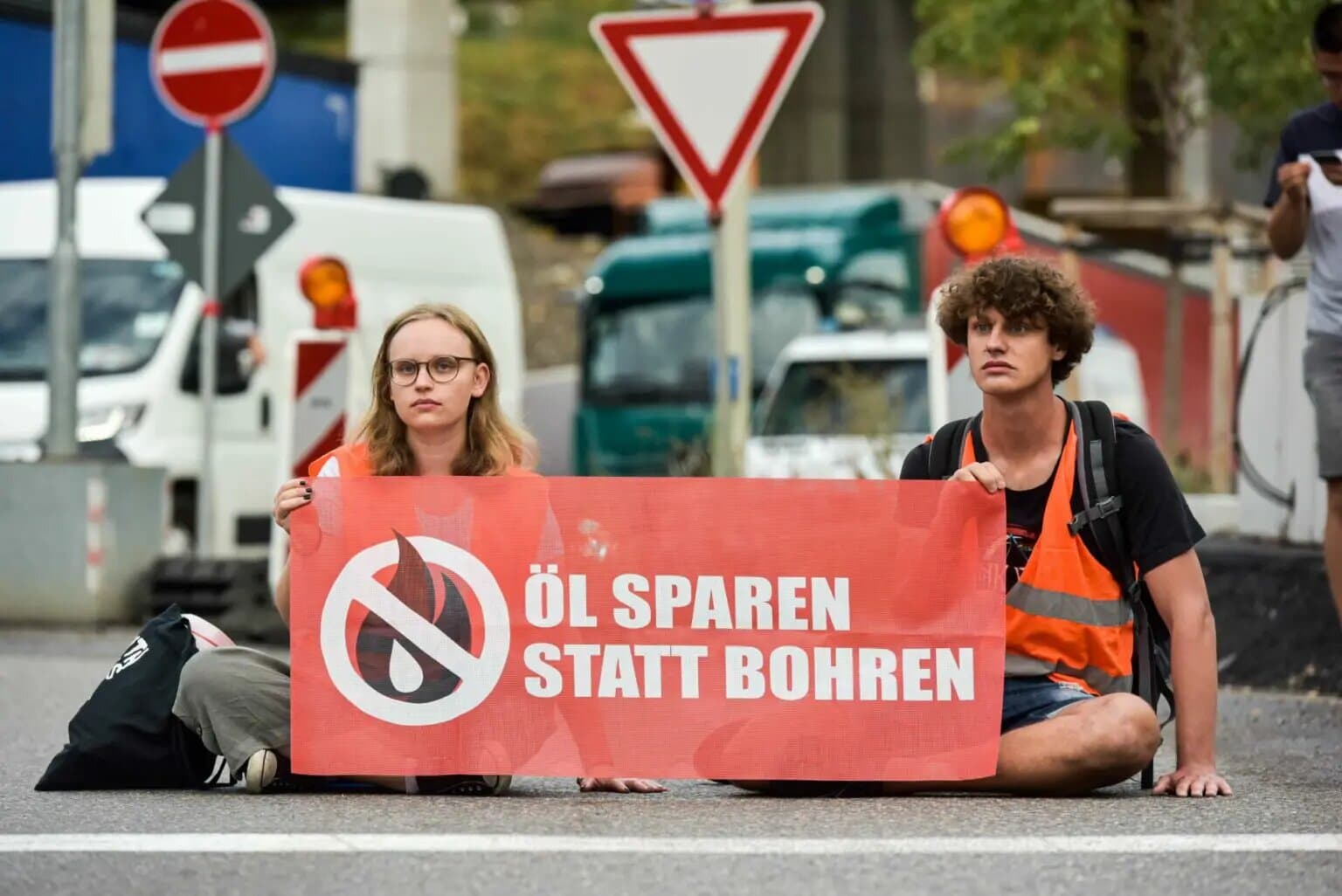 Bali statt Gerichtstermin: Klimakleber machen Tropen-Urlaub!