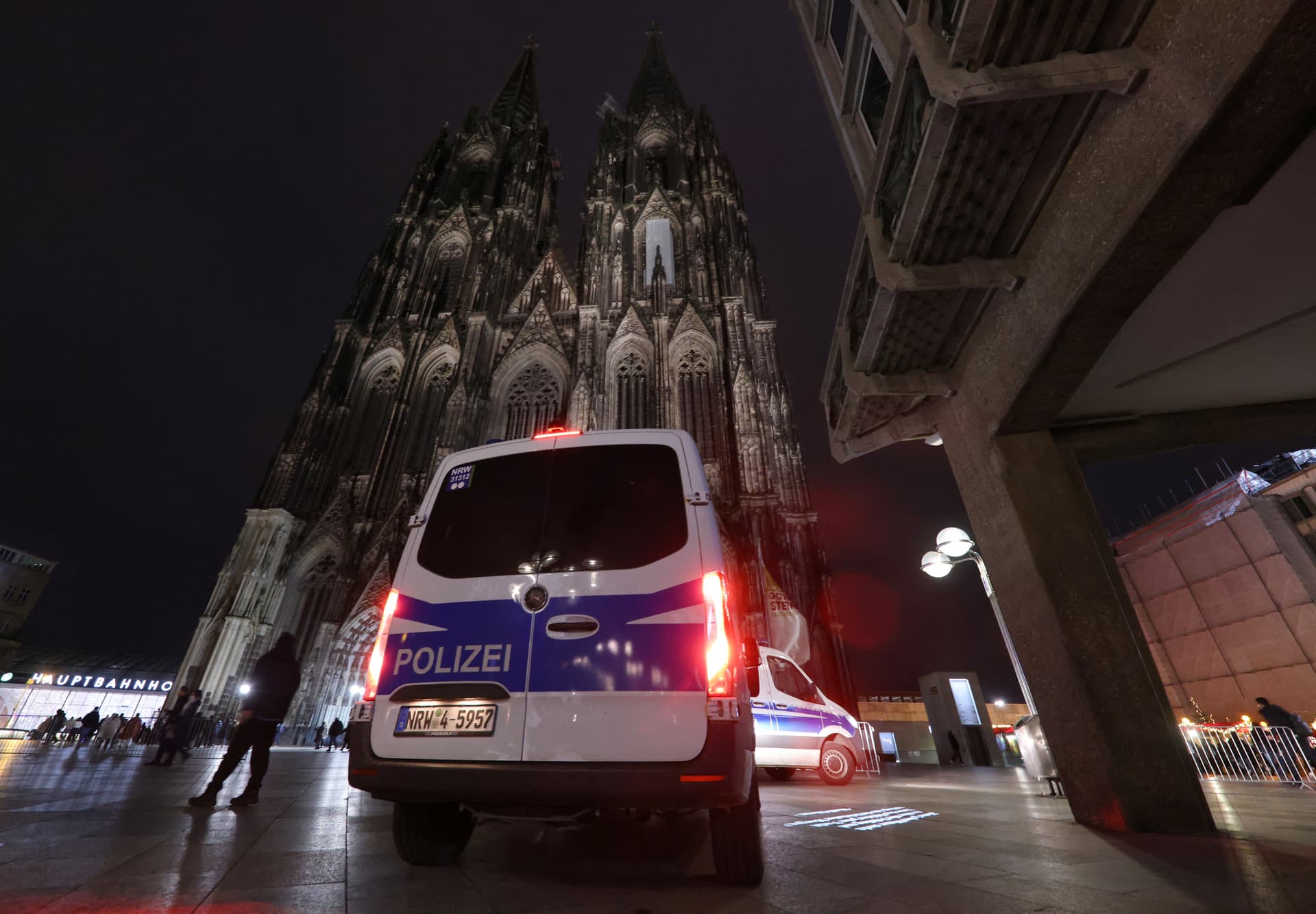 Erhöhte Sicherheitsmaßnahmen in Köln und Wien nach Hinweisen auf mögliche Anschläge