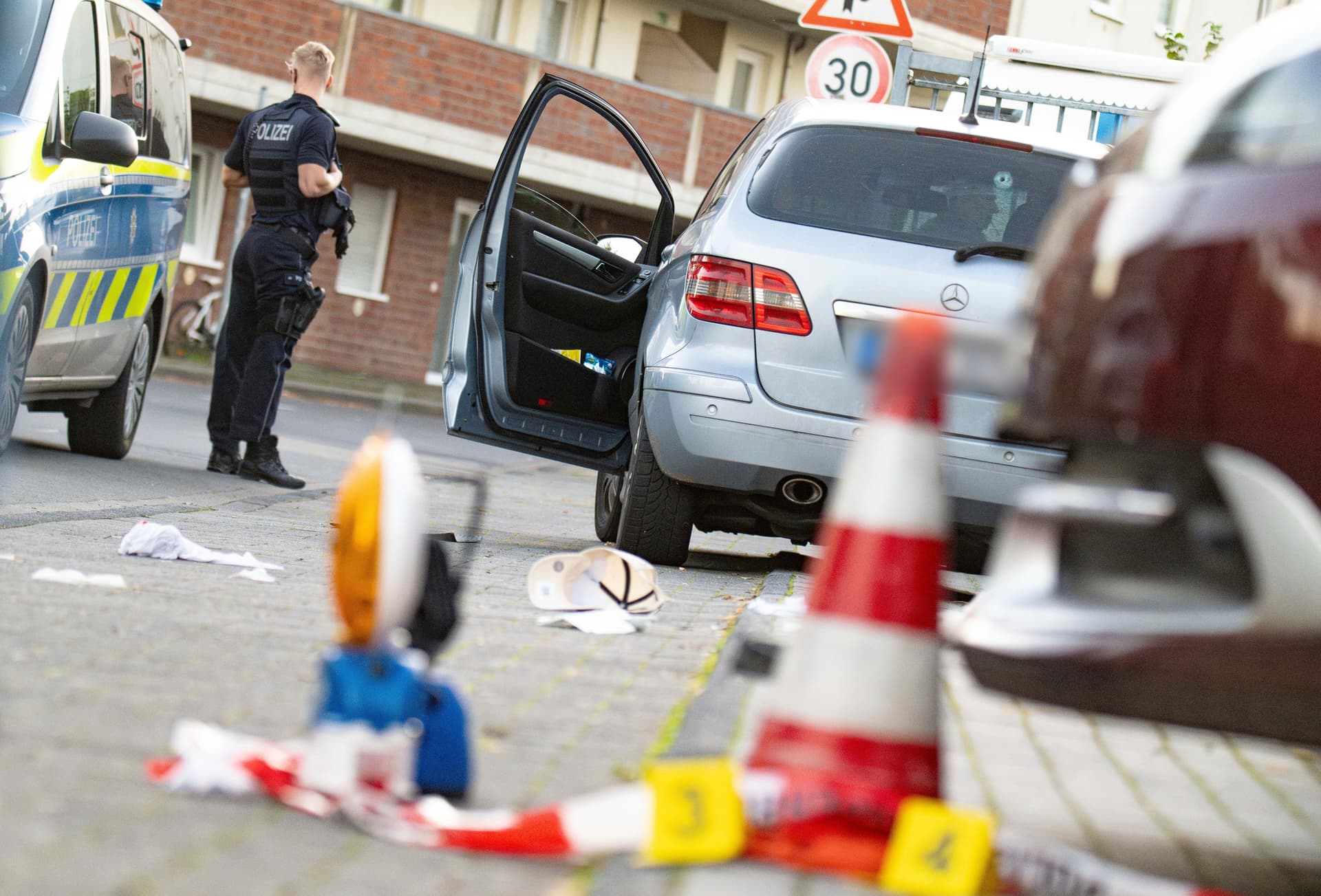 Mord vor Fitnessstudio: 32-Jähriger in Köln erschossen – Rocker-Milieu im Visier