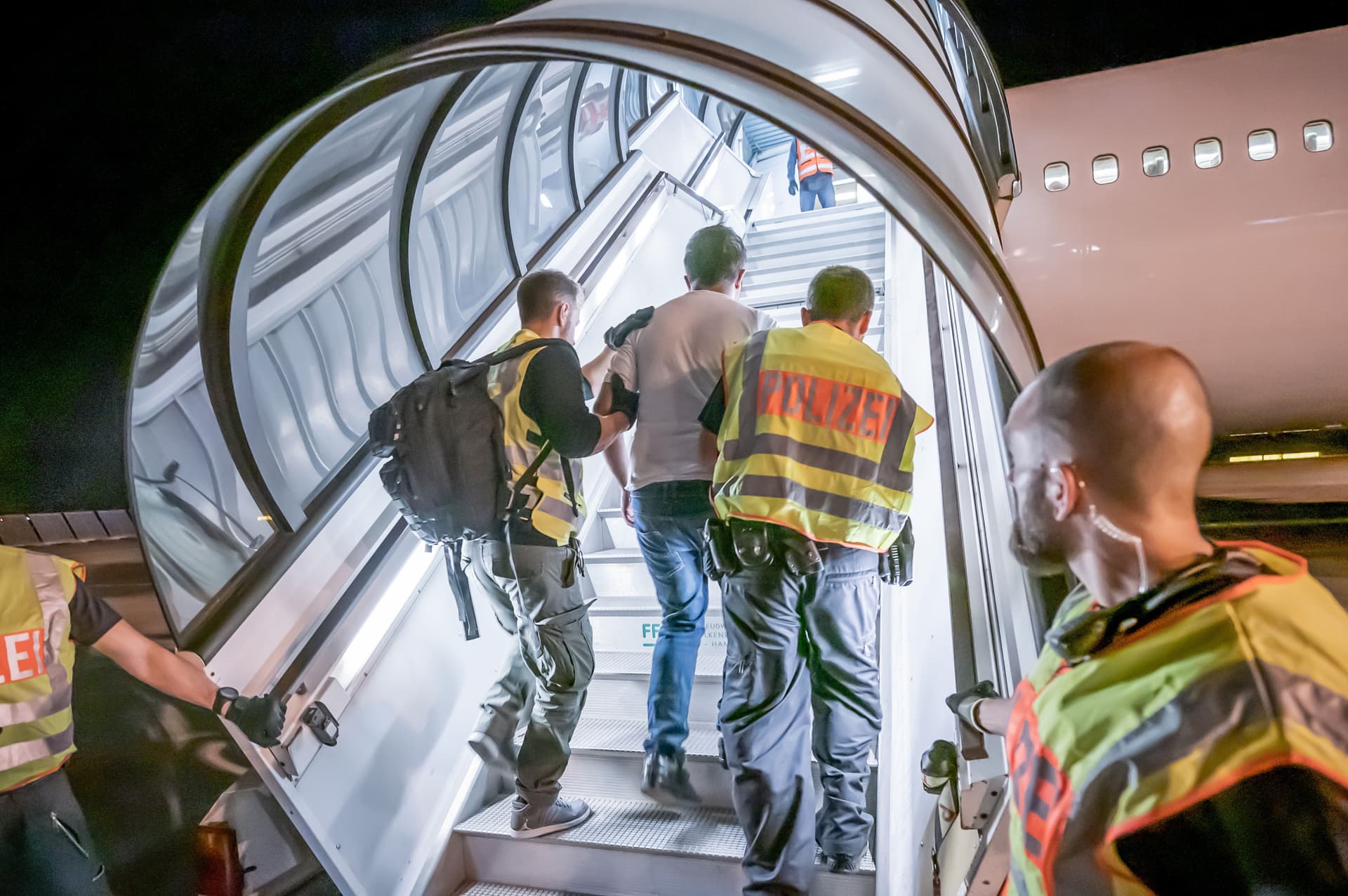 Teil des Wahlprogramms: Union fordert Aufnahmestopp für illegale Migranten