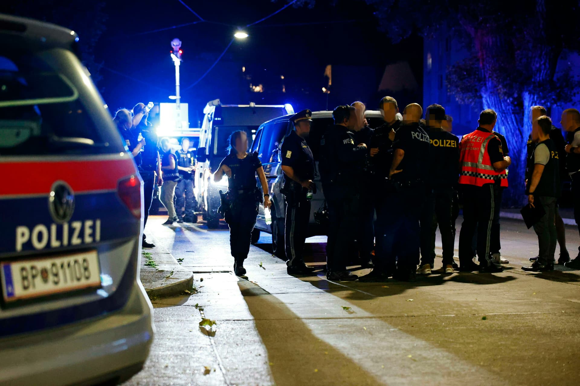Beamte mit Waffe bedroht: Wiener Polizei erschießt Mieter
