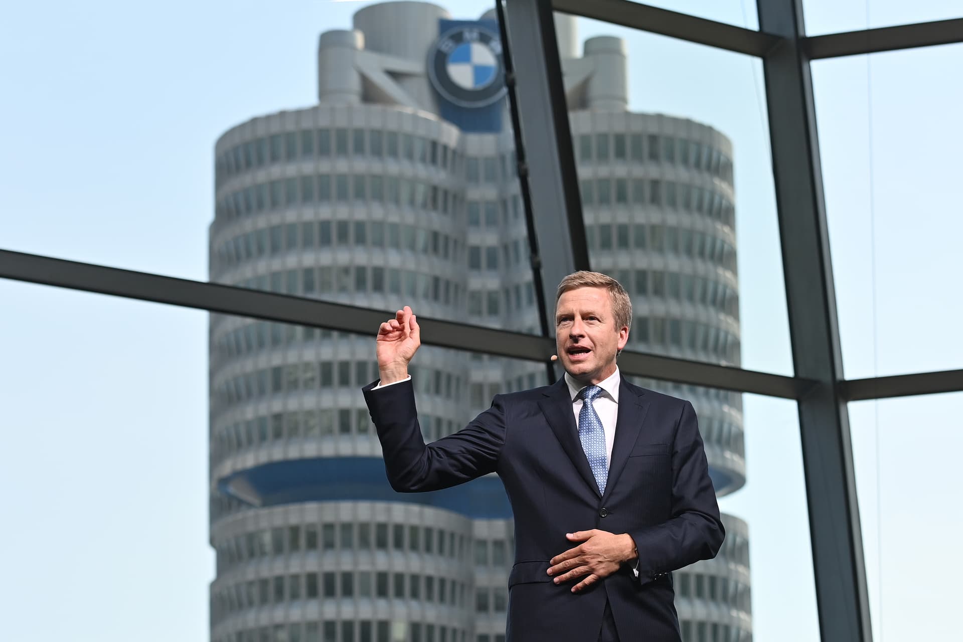 Mister Minus 84 Prozent: Wie BMW-Chef Zipse seine schlechten Zahlen erklärt