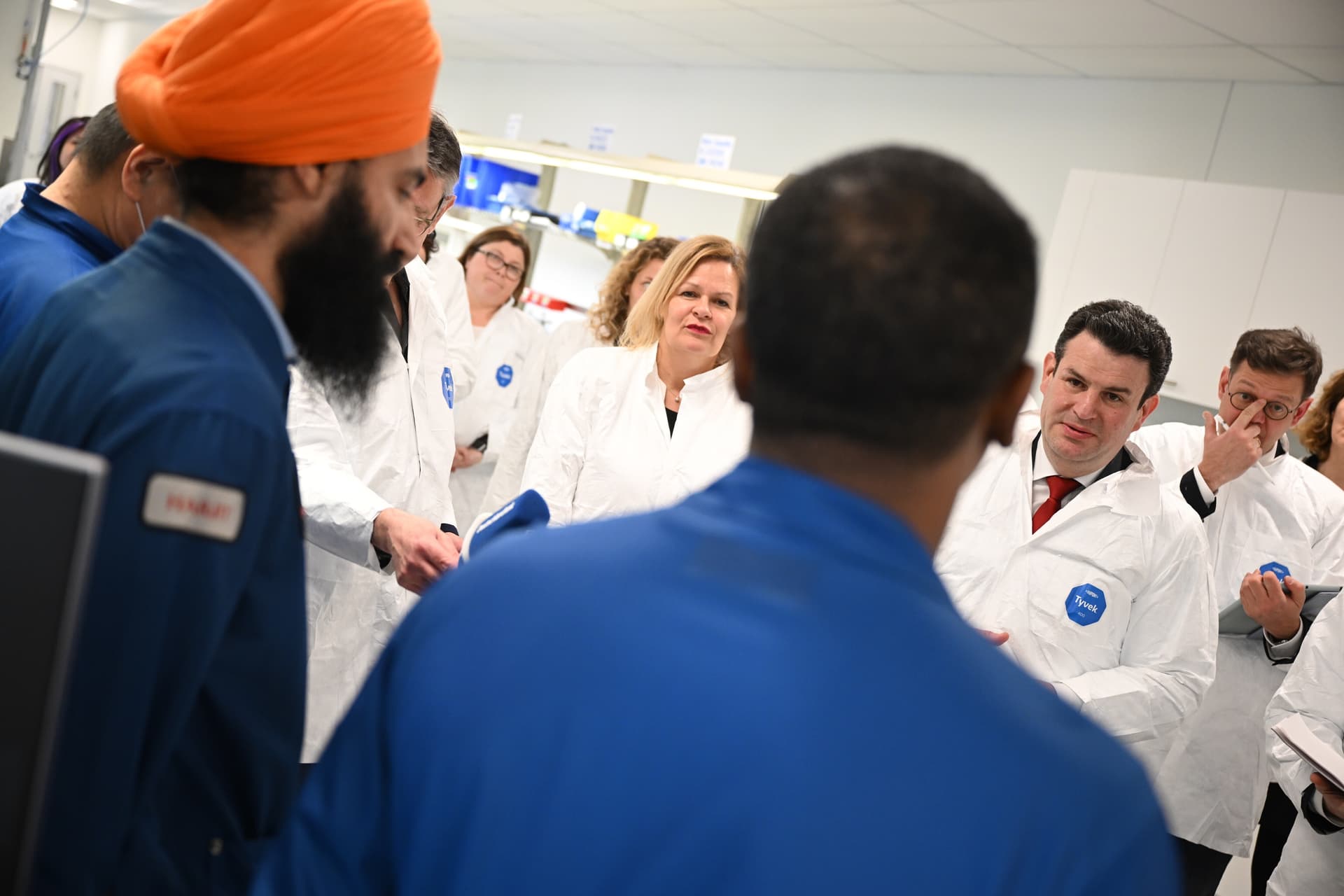 10.000 kamen mit Visum, um Arbeit zu suchen, aber Regierung weiß nicht, ob sie Arbeit haben