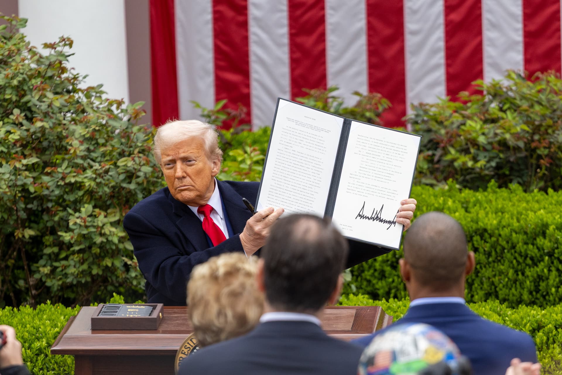 20 Prozent auf deutsche Waren! Trumps neue Megazölle erschüttern die Welt