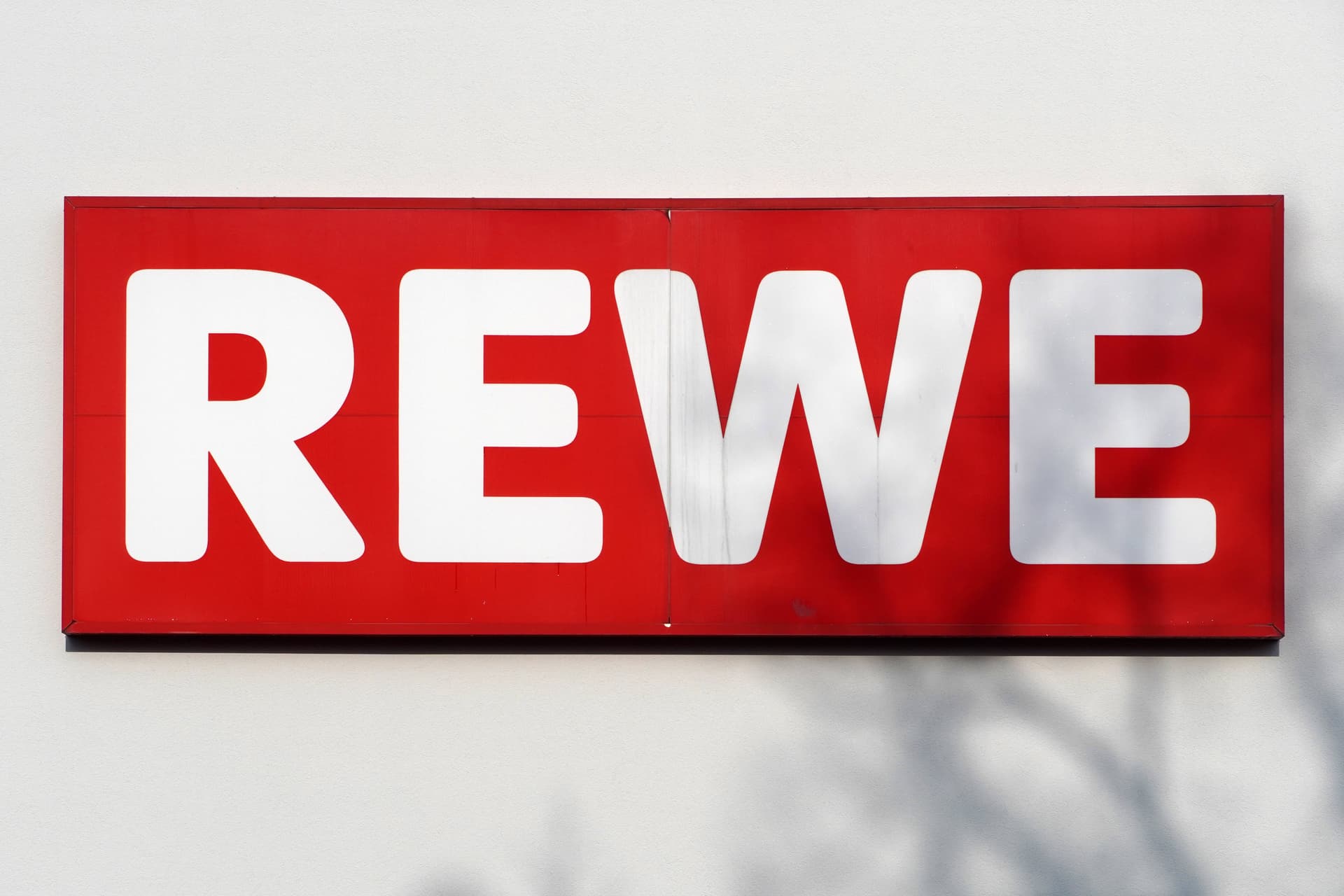 Stadtzentren als „Angsträume“, Stadtbild-Probleme – Rewe-Chef will Laden in Köln schließen