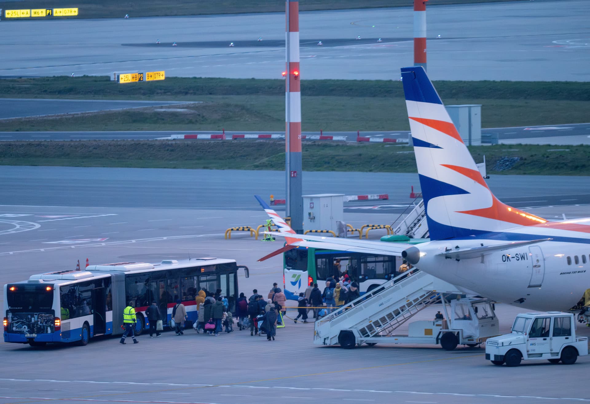 Trotz heftiger Kritik! Nächster Afghanen-Flieger soll bald in Berlin landen