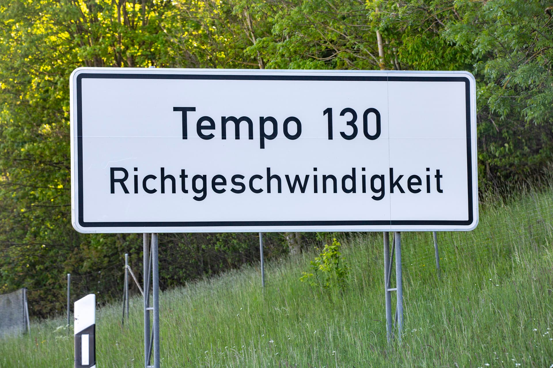 Stark sein, liebe Ökos: Warum ein Tempolimit dem Klima NICHTS bringt