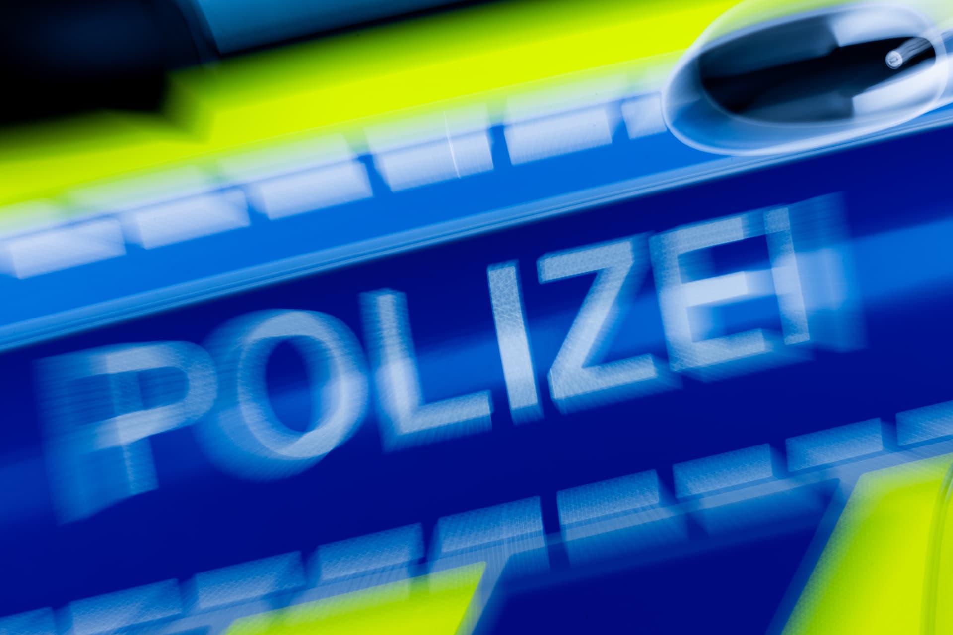 Polizei nimmt bewaffneten Mann bei Amoklage in Petershagener Schule fest